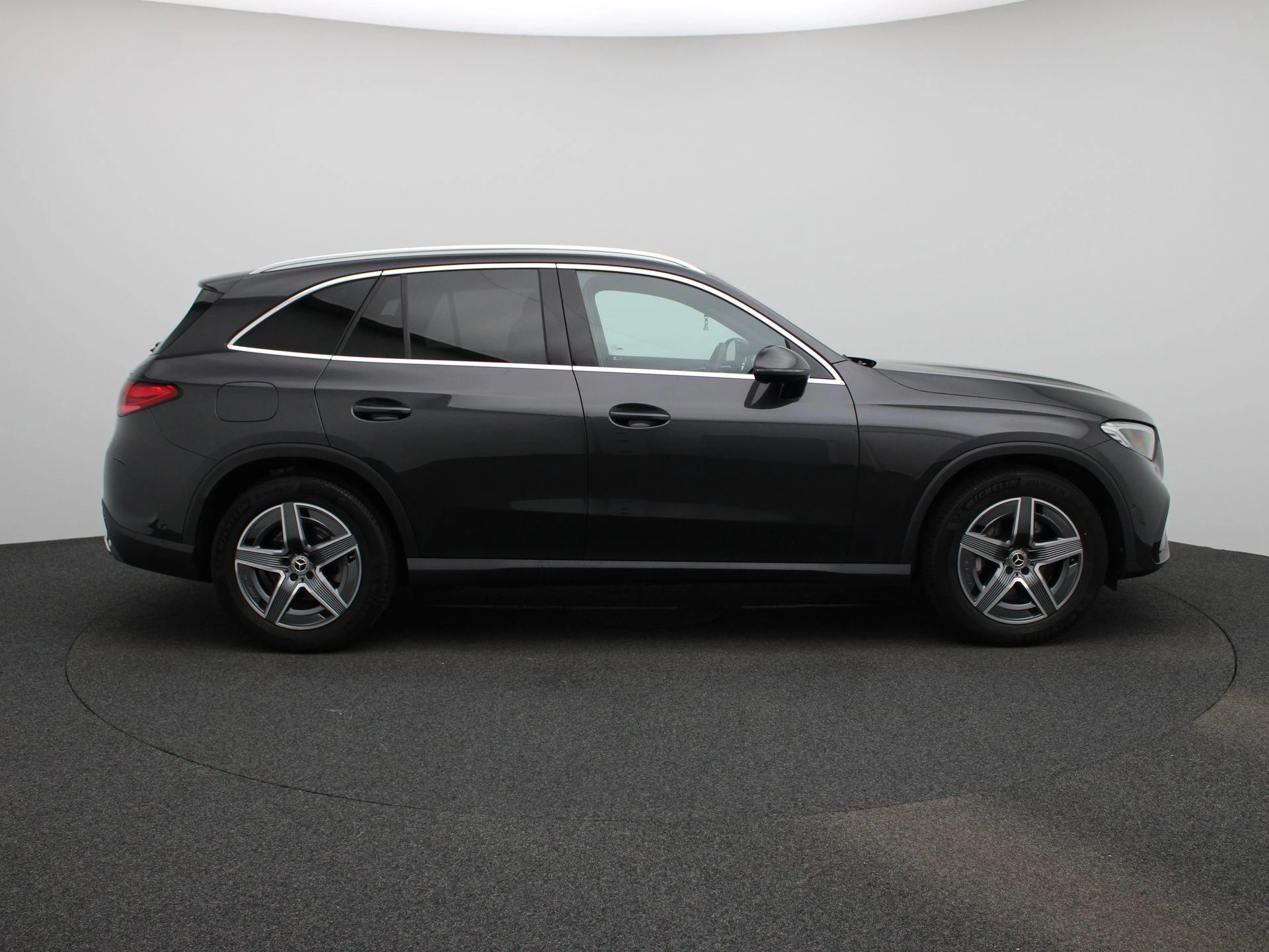 Mercedes-Benz-GLC-image-5