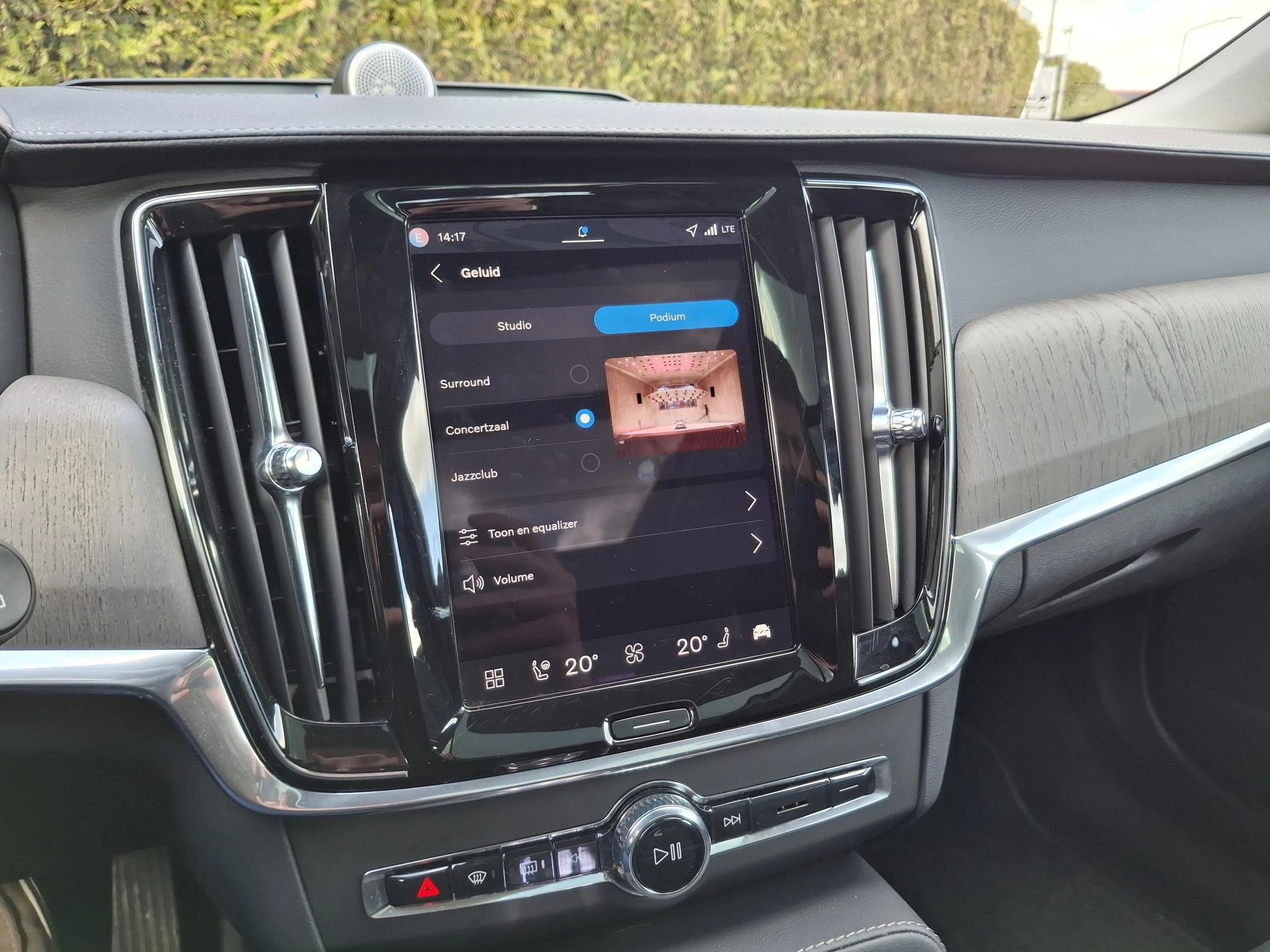 Volvo-V90-image-24