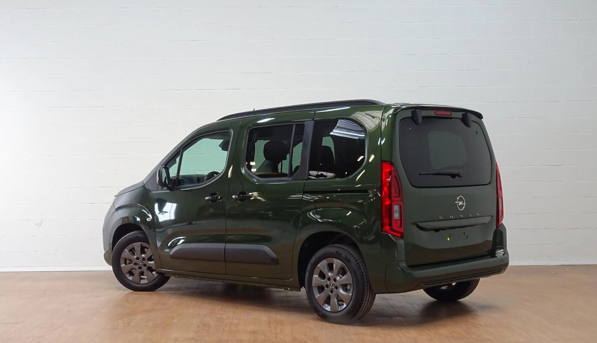 Opel-Combo Life-image-3