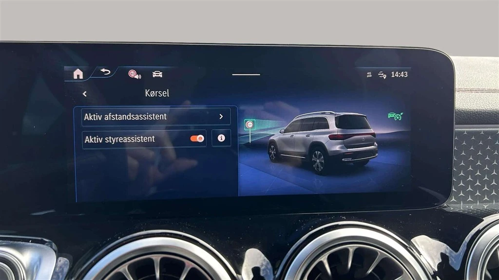 Mercedes-Benz-EQB-image-18