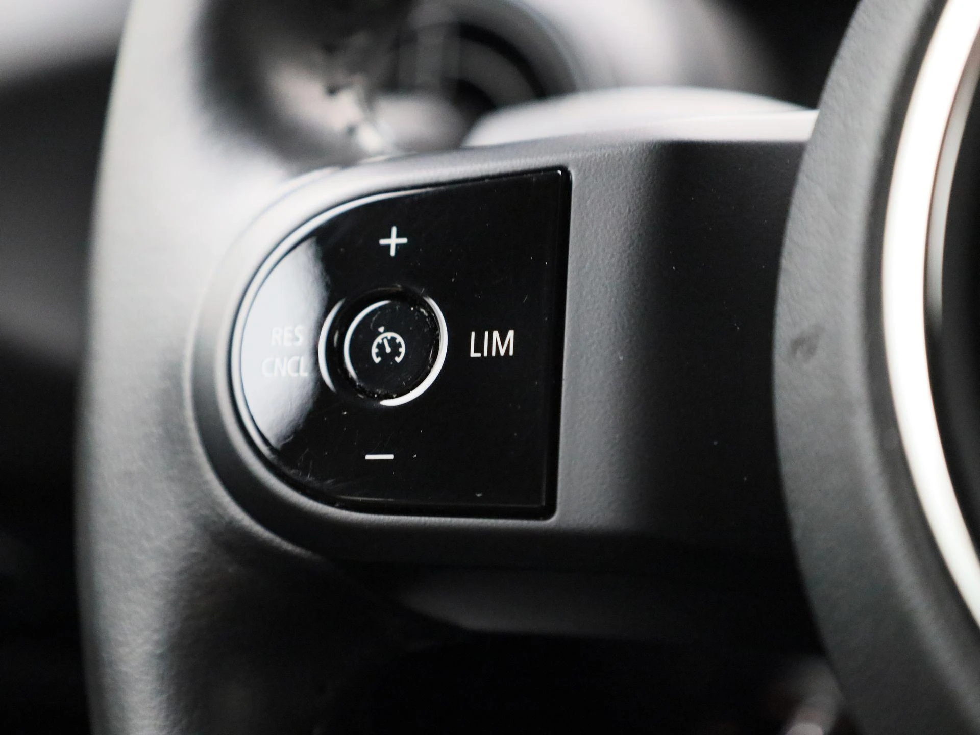 MINI One Mini 5 door PDC V+A | Carplay | Cruise Control
