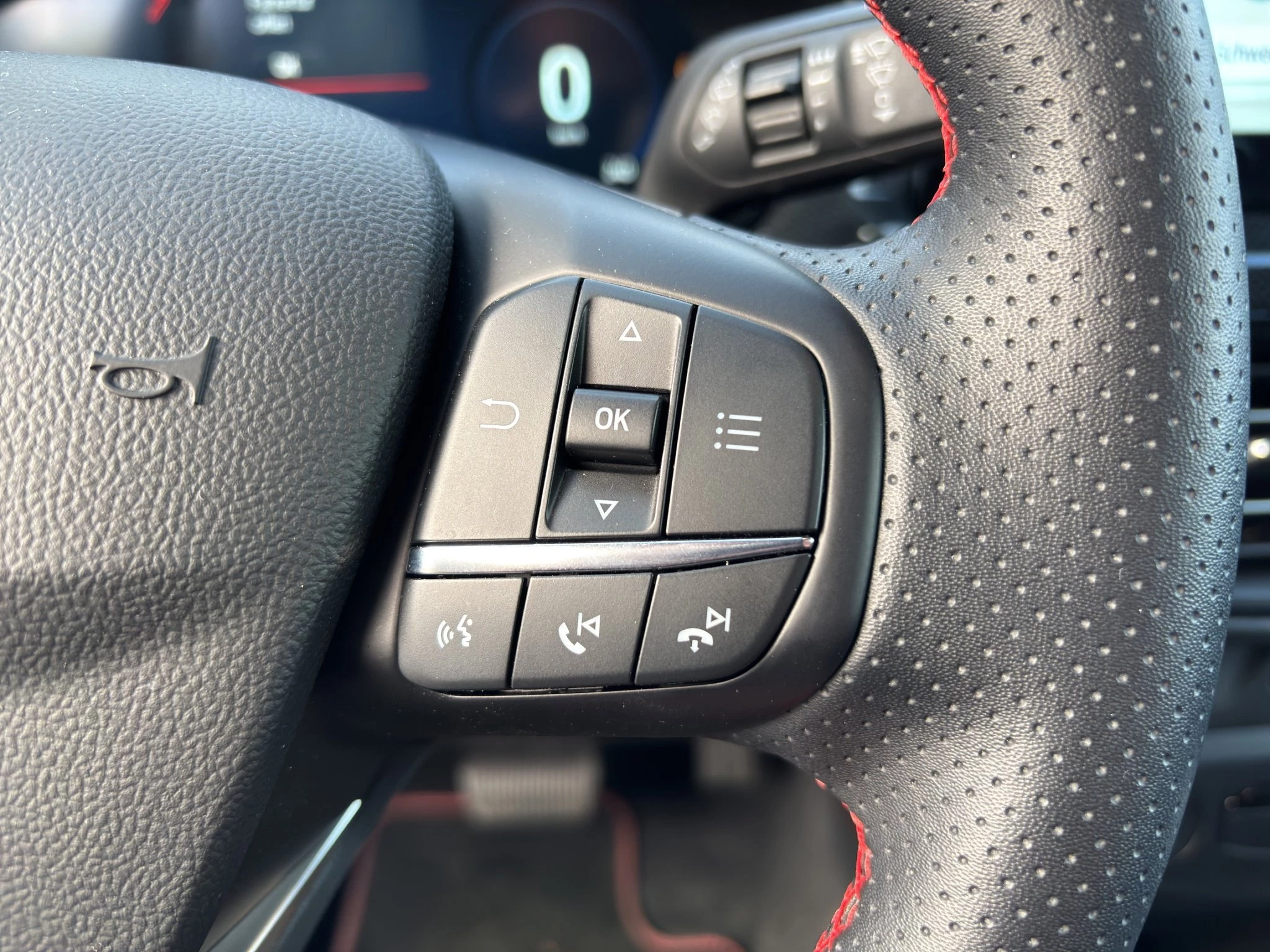 Ford Focus ST-Line X Turnier Aut.*AHK*ACC*HUD*KAM*NAVI*WINTER-PKT.