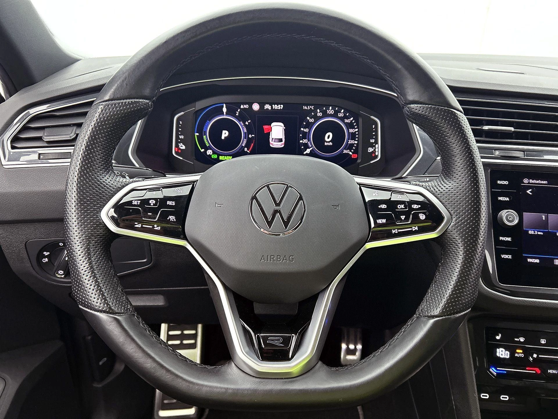 Volkswagen-Tiguan-image-34