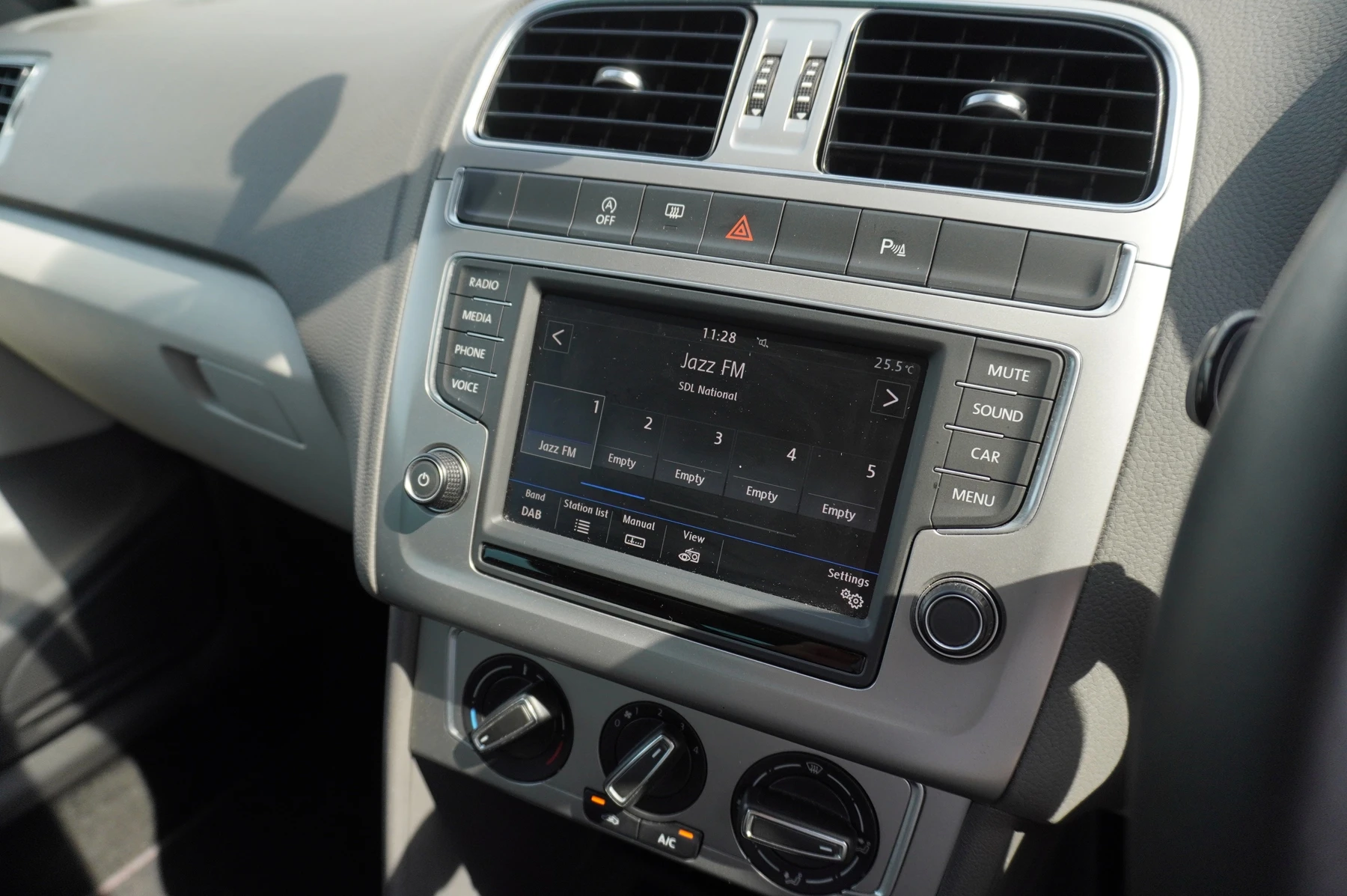 Volkswagen-Polo-image-28