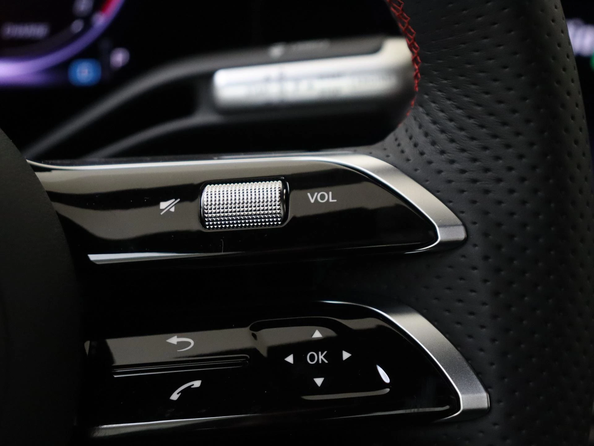Mercedes-Benz-CLA-image-16