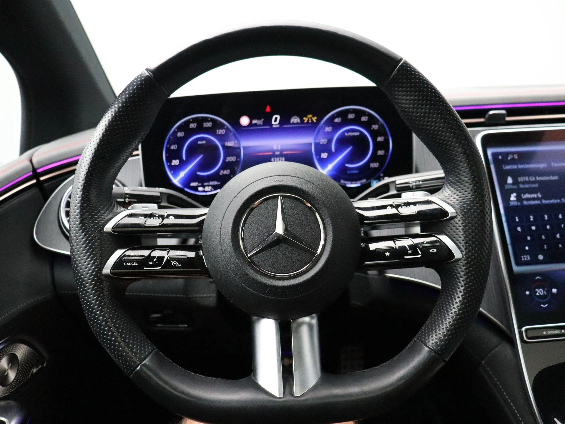 Mercedes-Benz-EQE-image-18