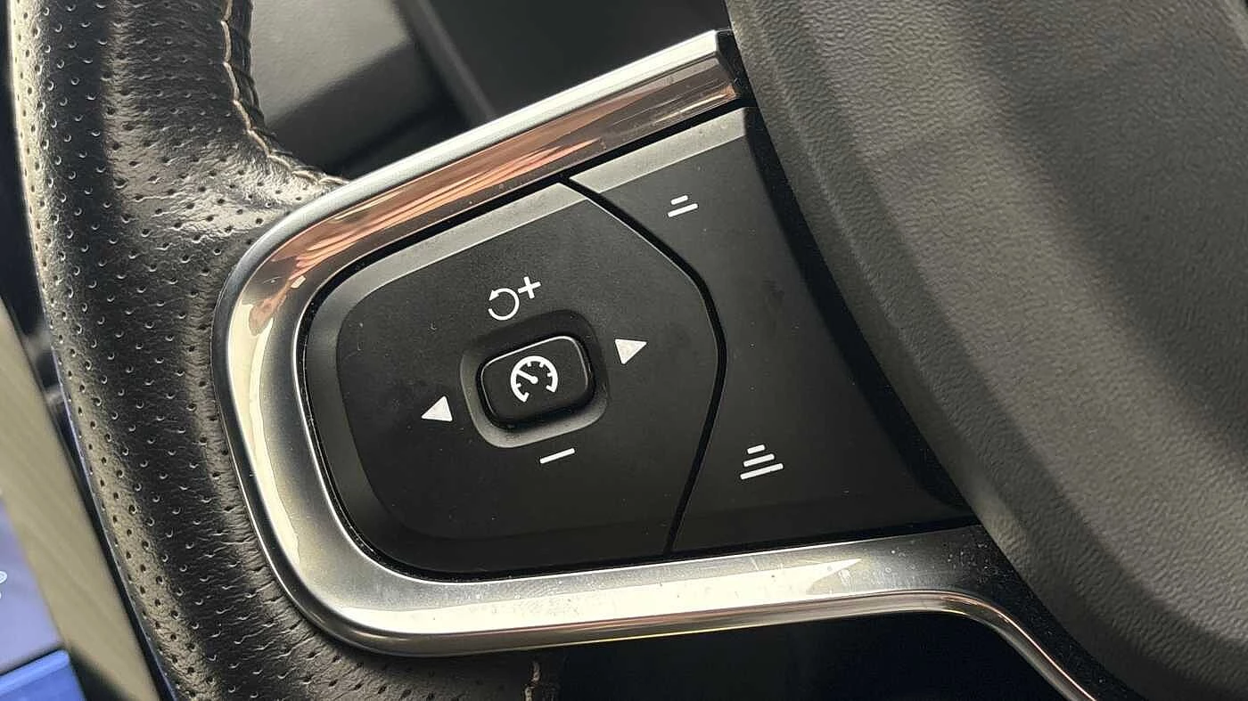 Volvo-XC40-image-21