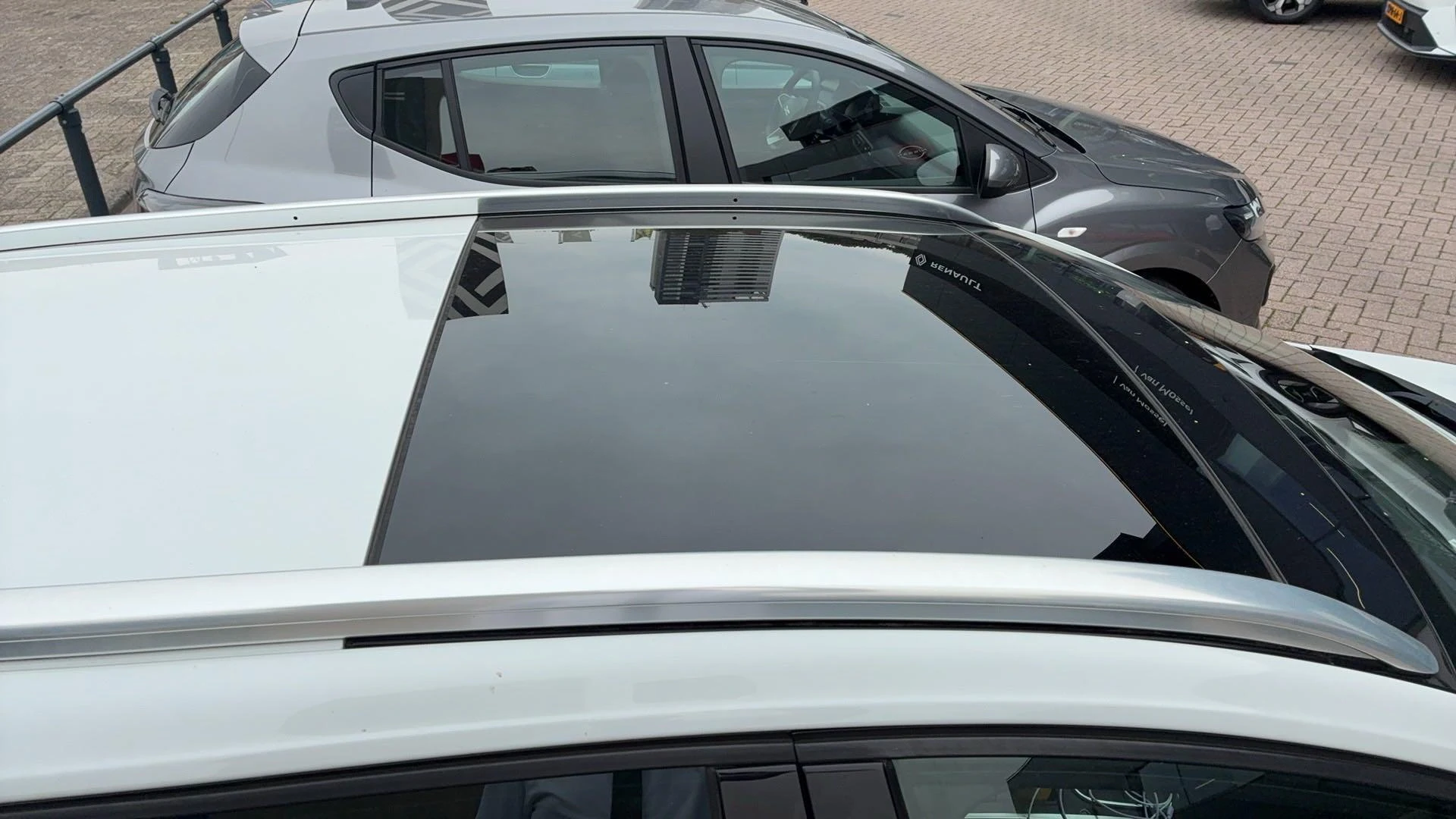 Renault-Mégane Estate-image-2