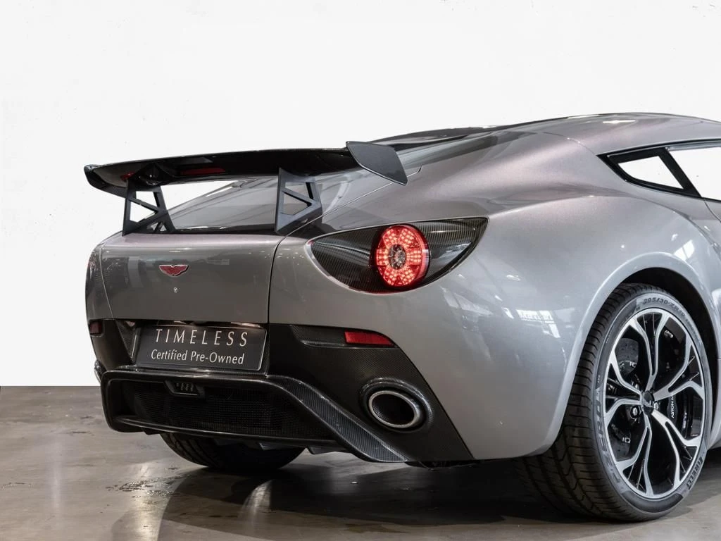 Aston Martin-V12 Vantage-image-8