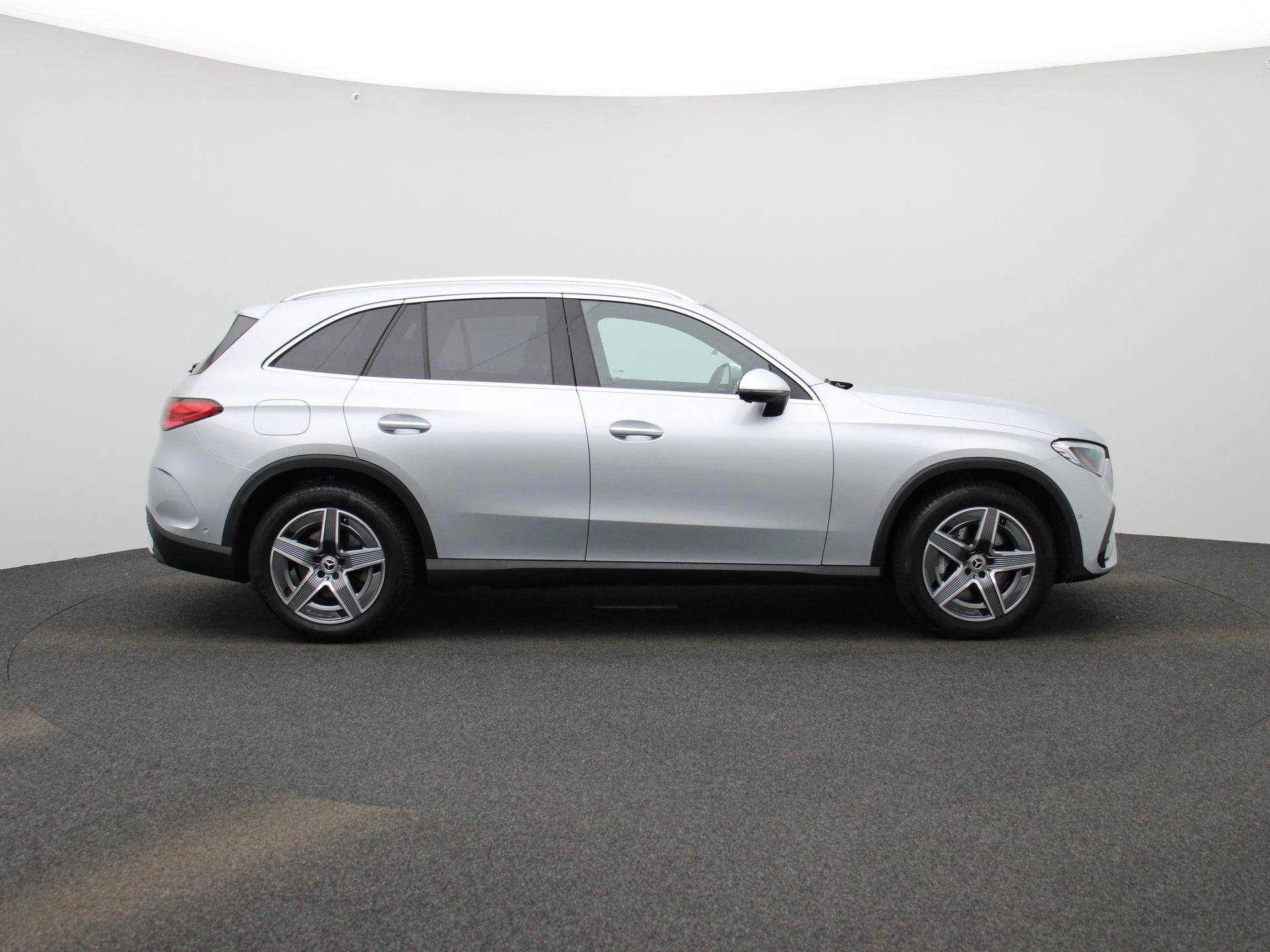 Mercedes-Benz-GLC-image-5