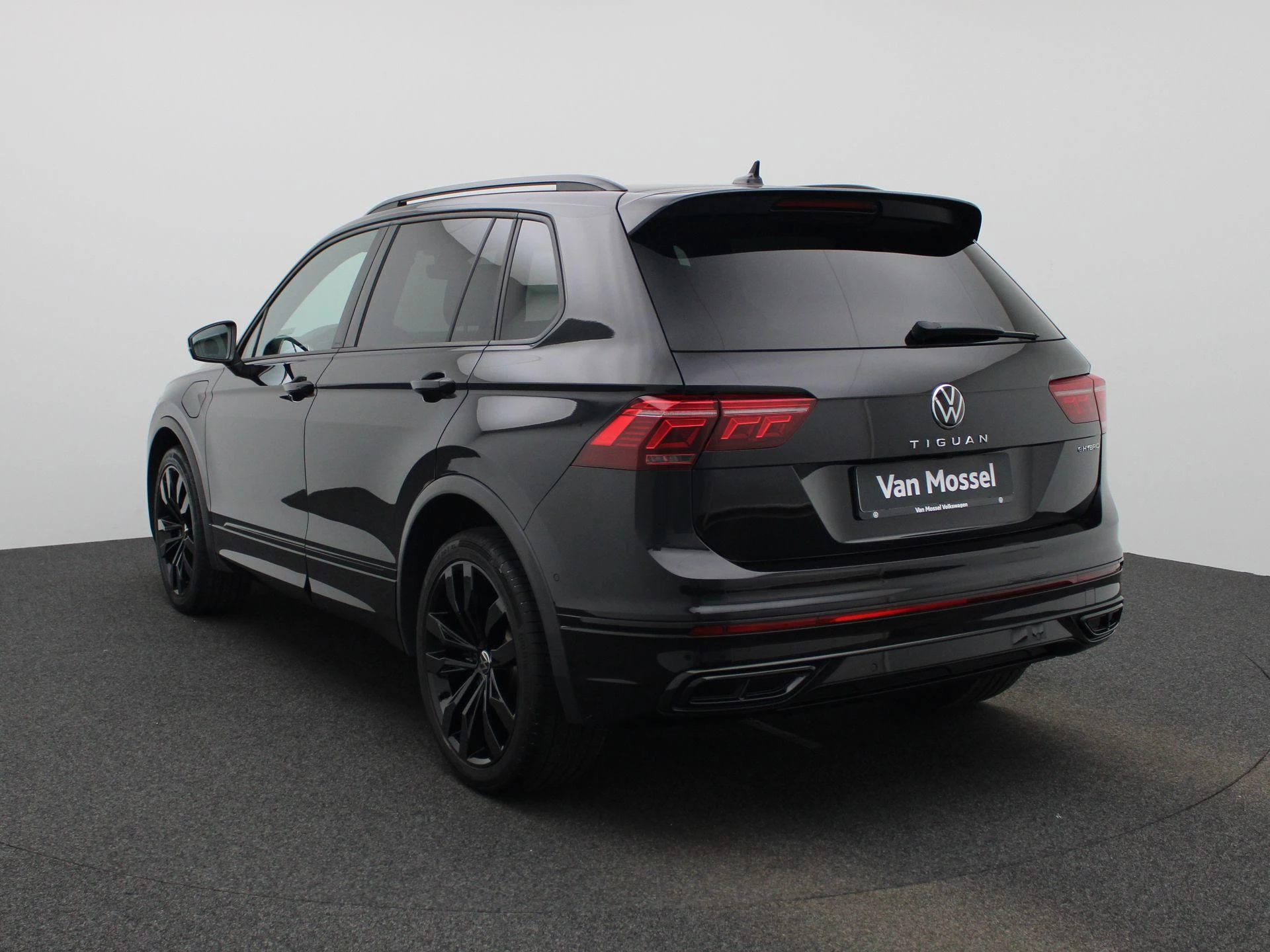 Volkswagen-Tiguan-image-1