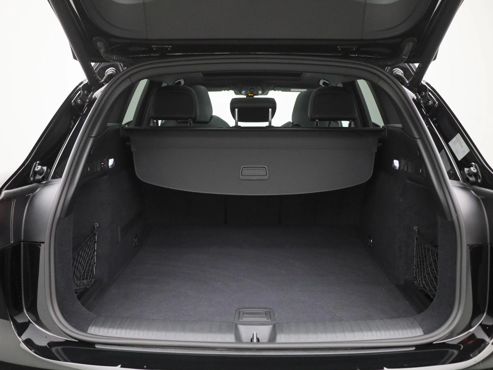 Audi-Q6 e-tron-image-13