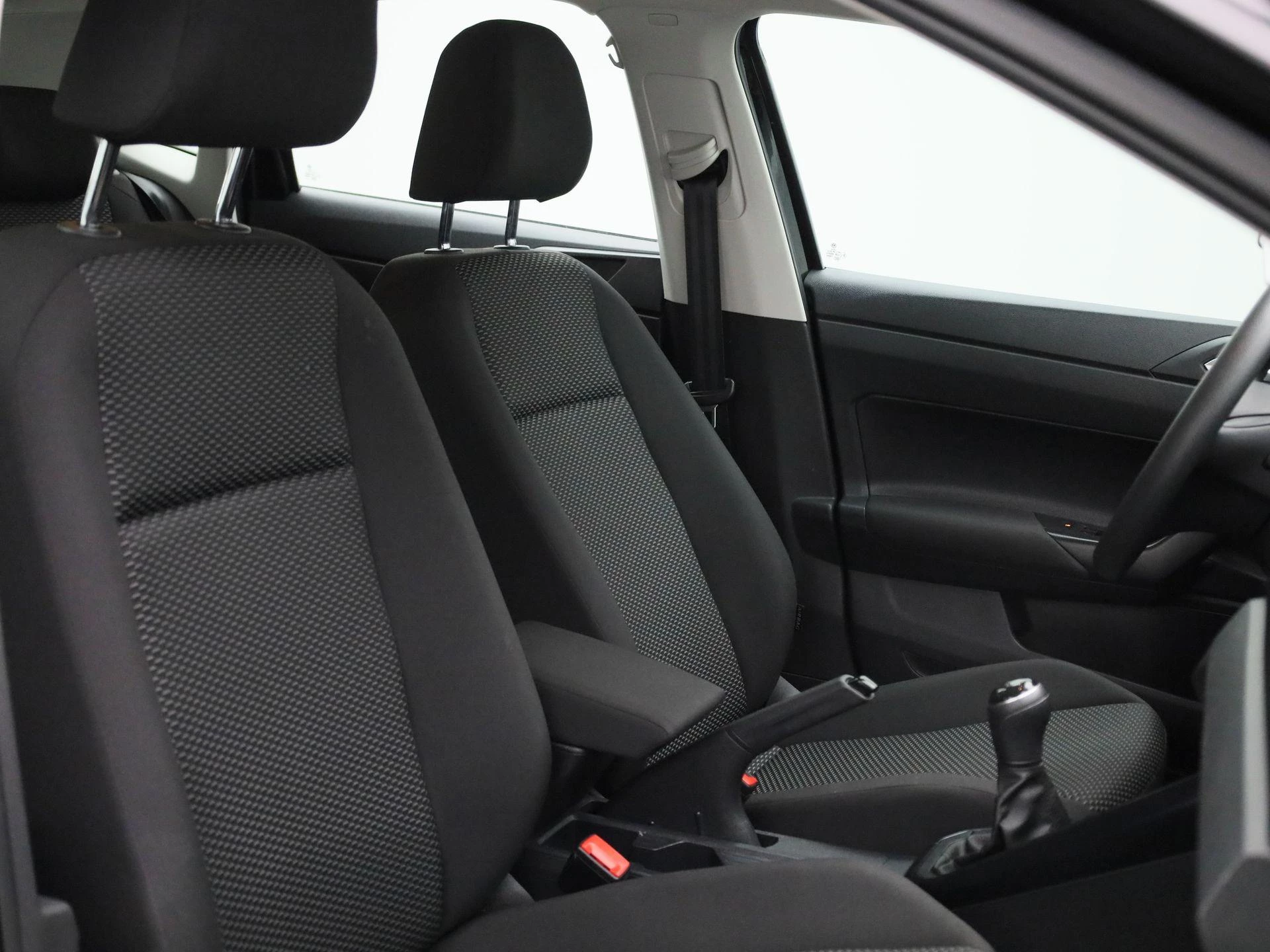 Volkswagen-Polo-image-28