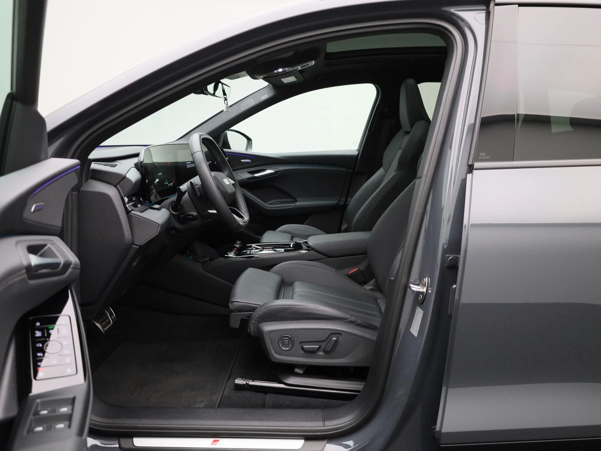 Audi-Q6 e-tron-image-9