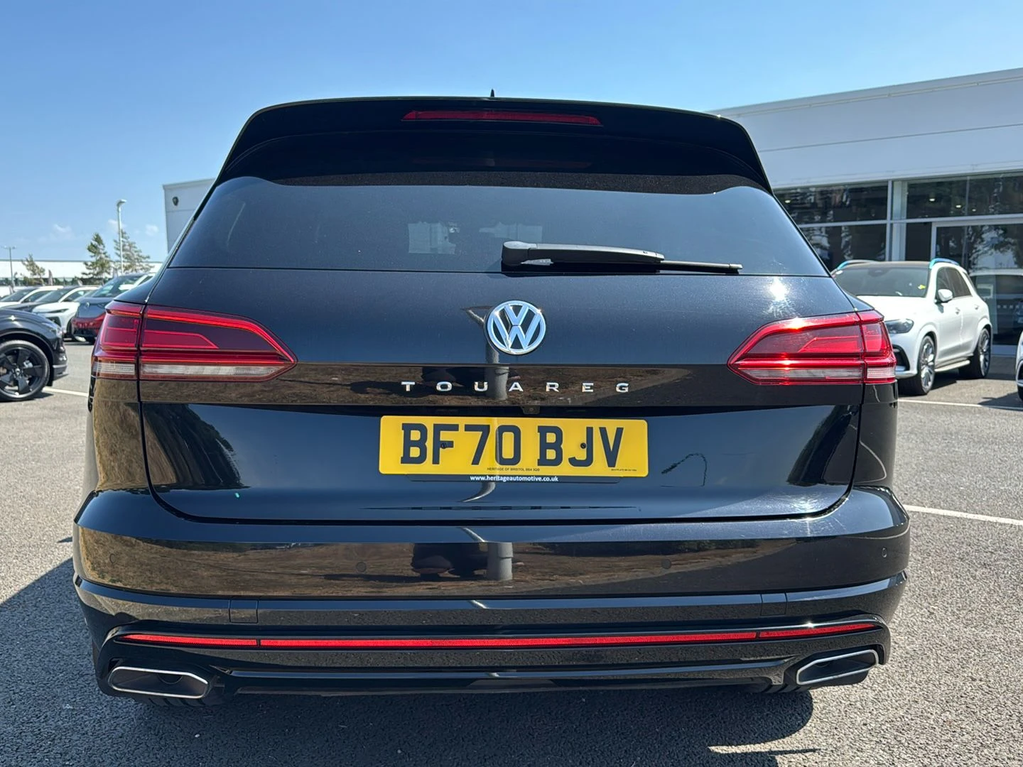 Volkswagen-Touareg-image-5