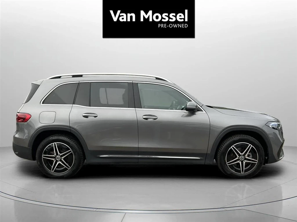 Mercedes-Benz-EQB-image-6