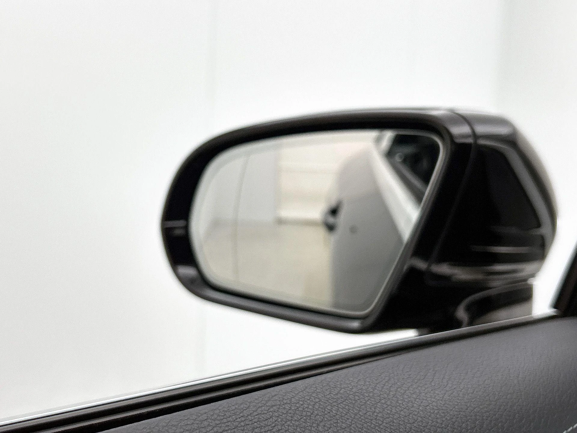 Mercedes-Benz-E-Klasse-image-22