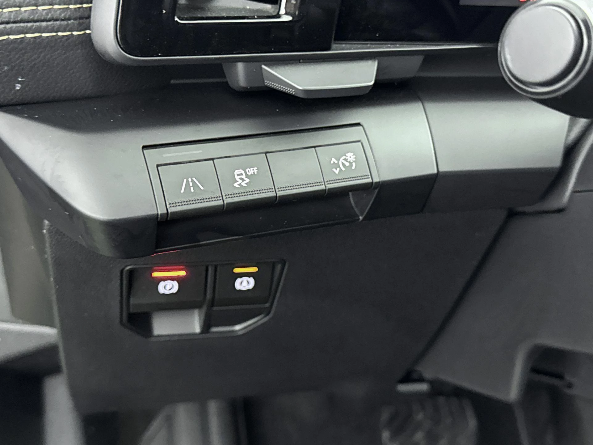 Renault-Megane E-Tech-image-17