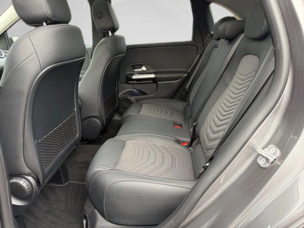 Mercedes-Benz-B-Klasse 200-image-9
