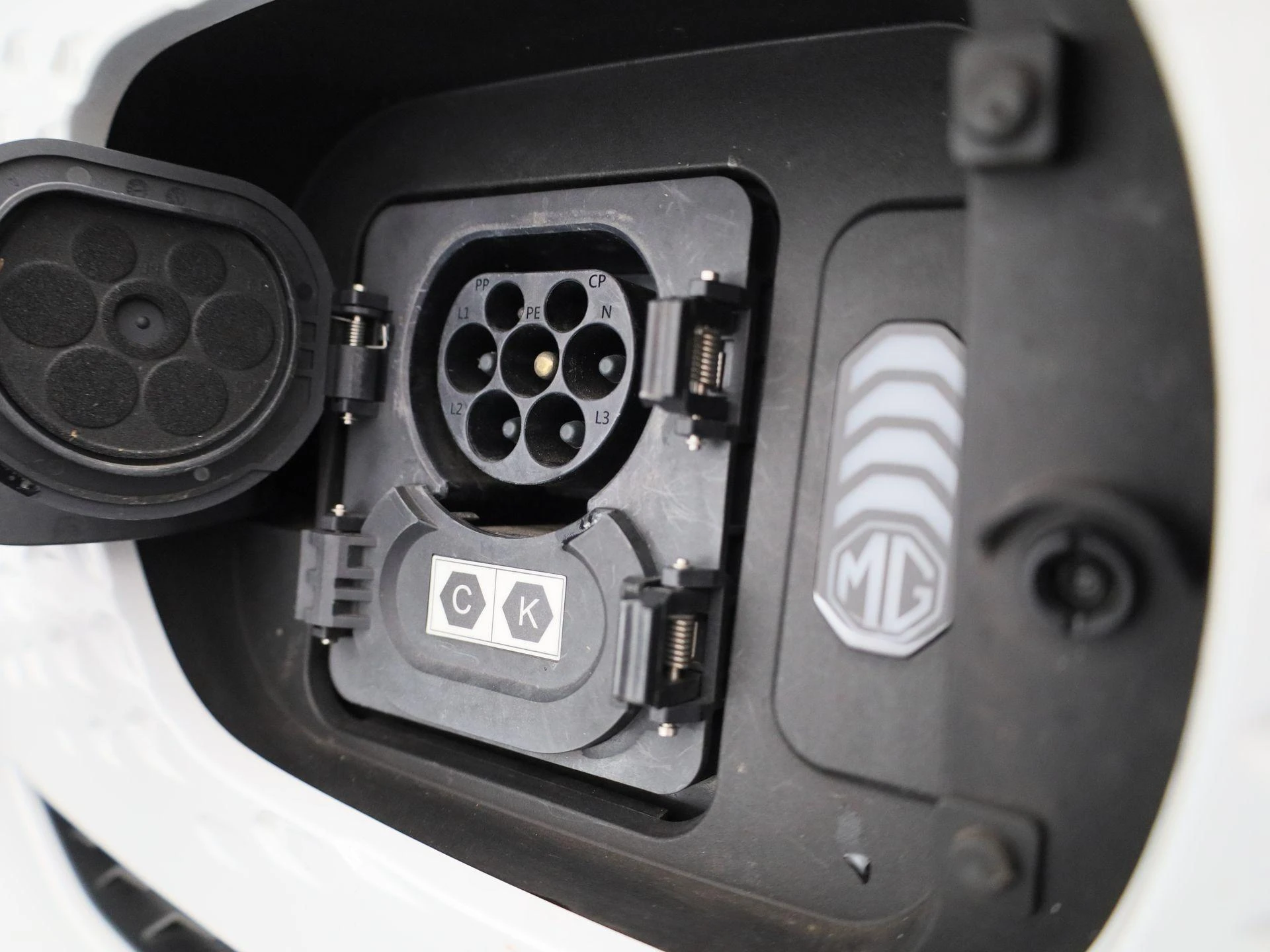 MG-ZS EV-image-32