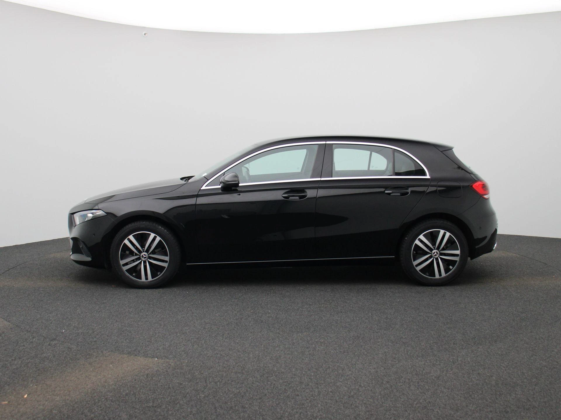 Mercedes-Benz-A-Klasse-image-4