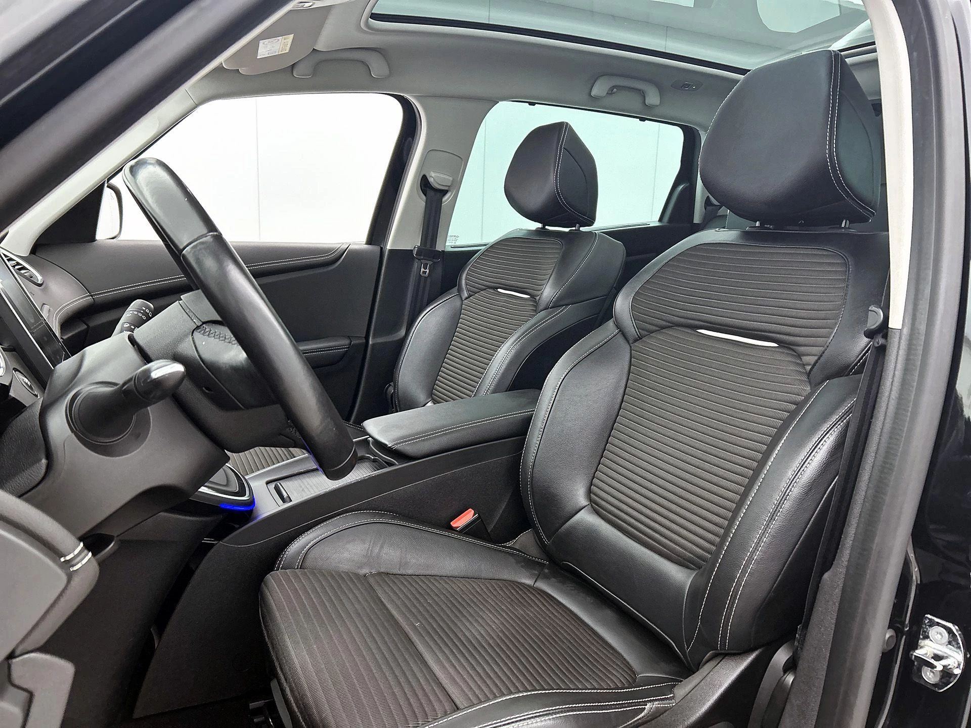 Renault-Grand Scénic-image-41
