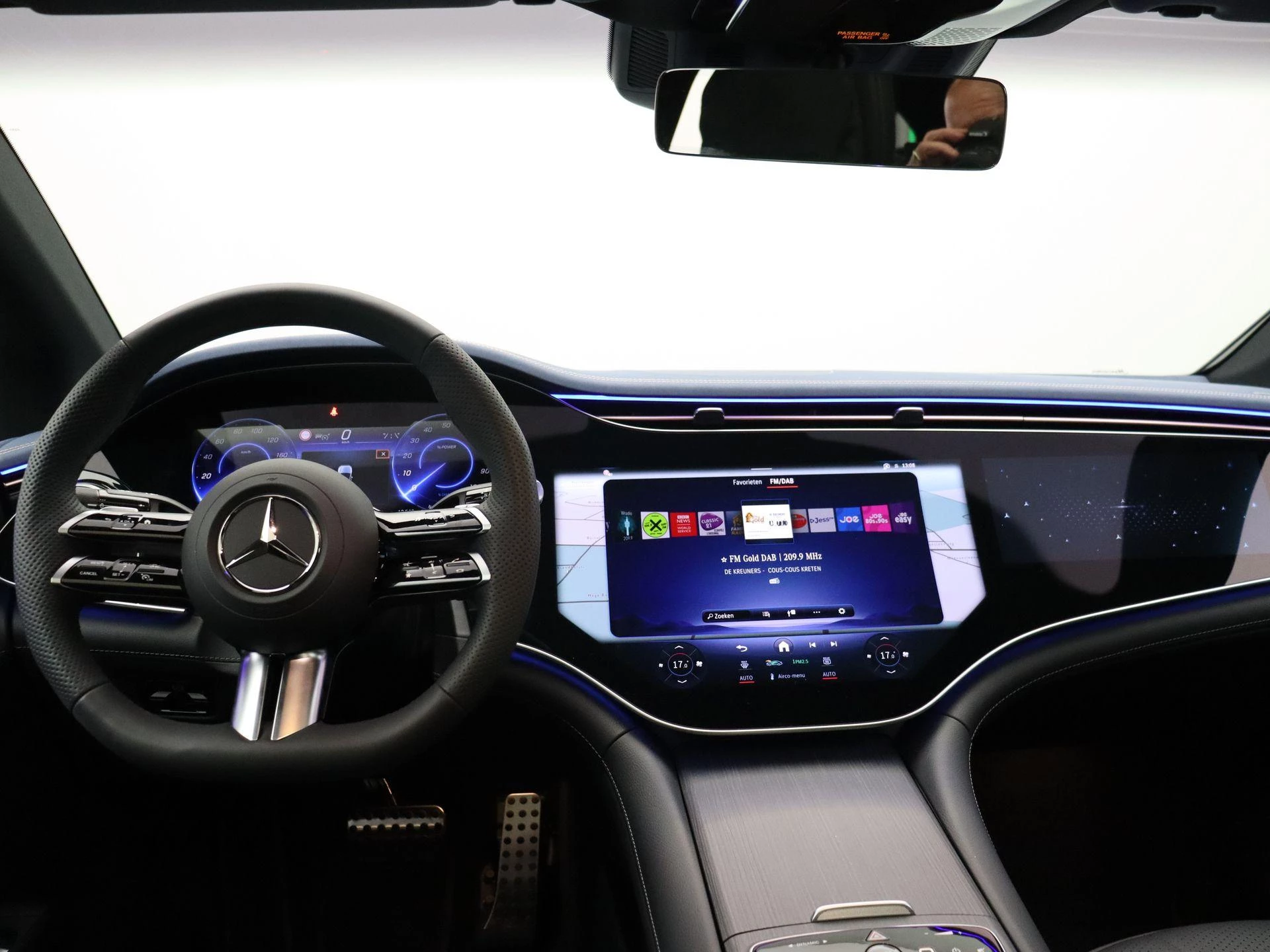 Mercedes-Benz-EQE-image-19