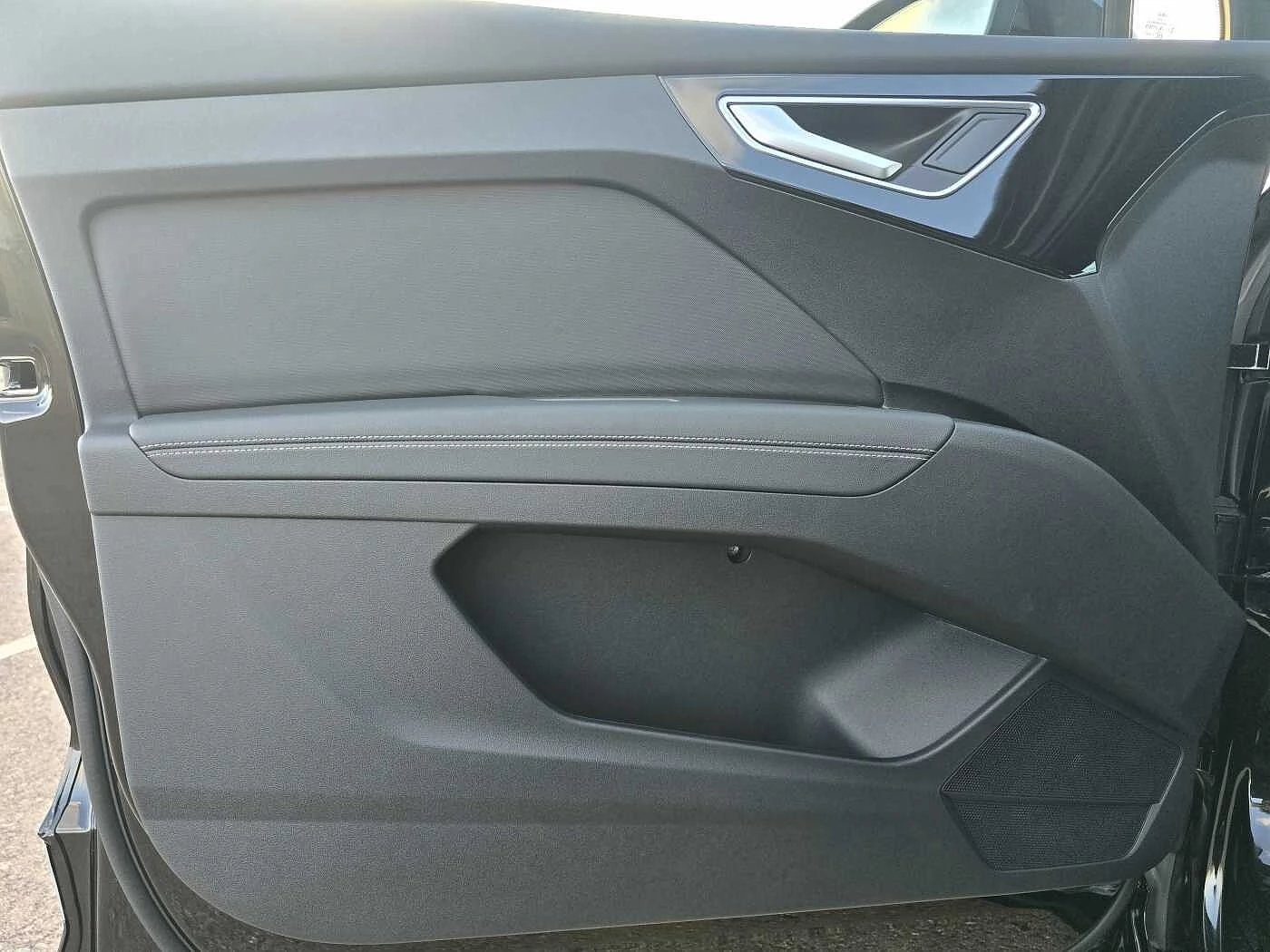 Audi-Q4 e-tron-image-10