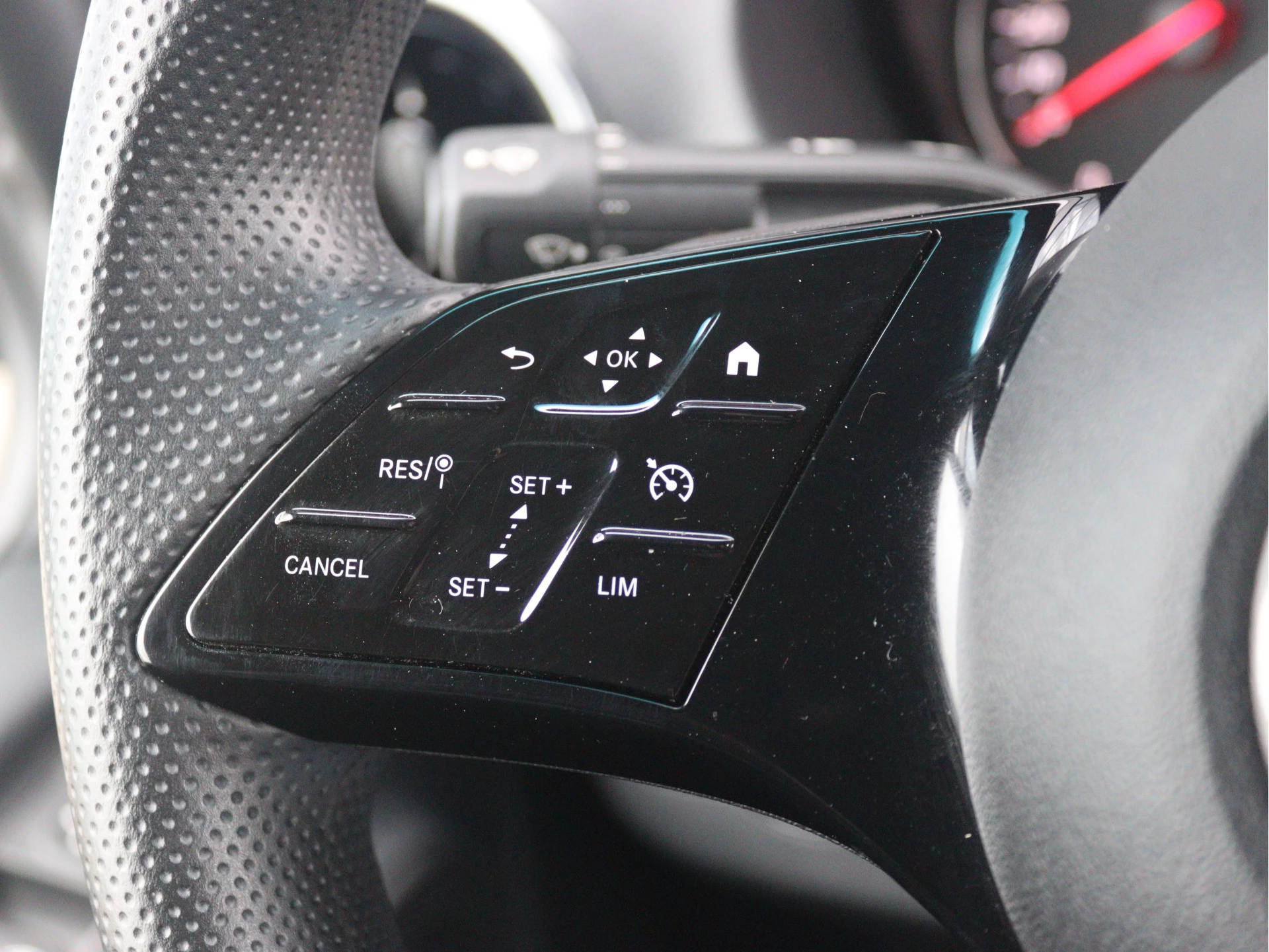 Mercedes-Benz-Sprinter-image-6