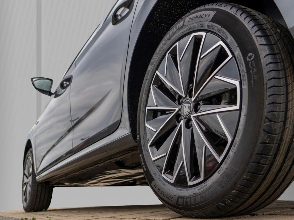 Škoda Kamiq 1,0 TSI DSG Tour