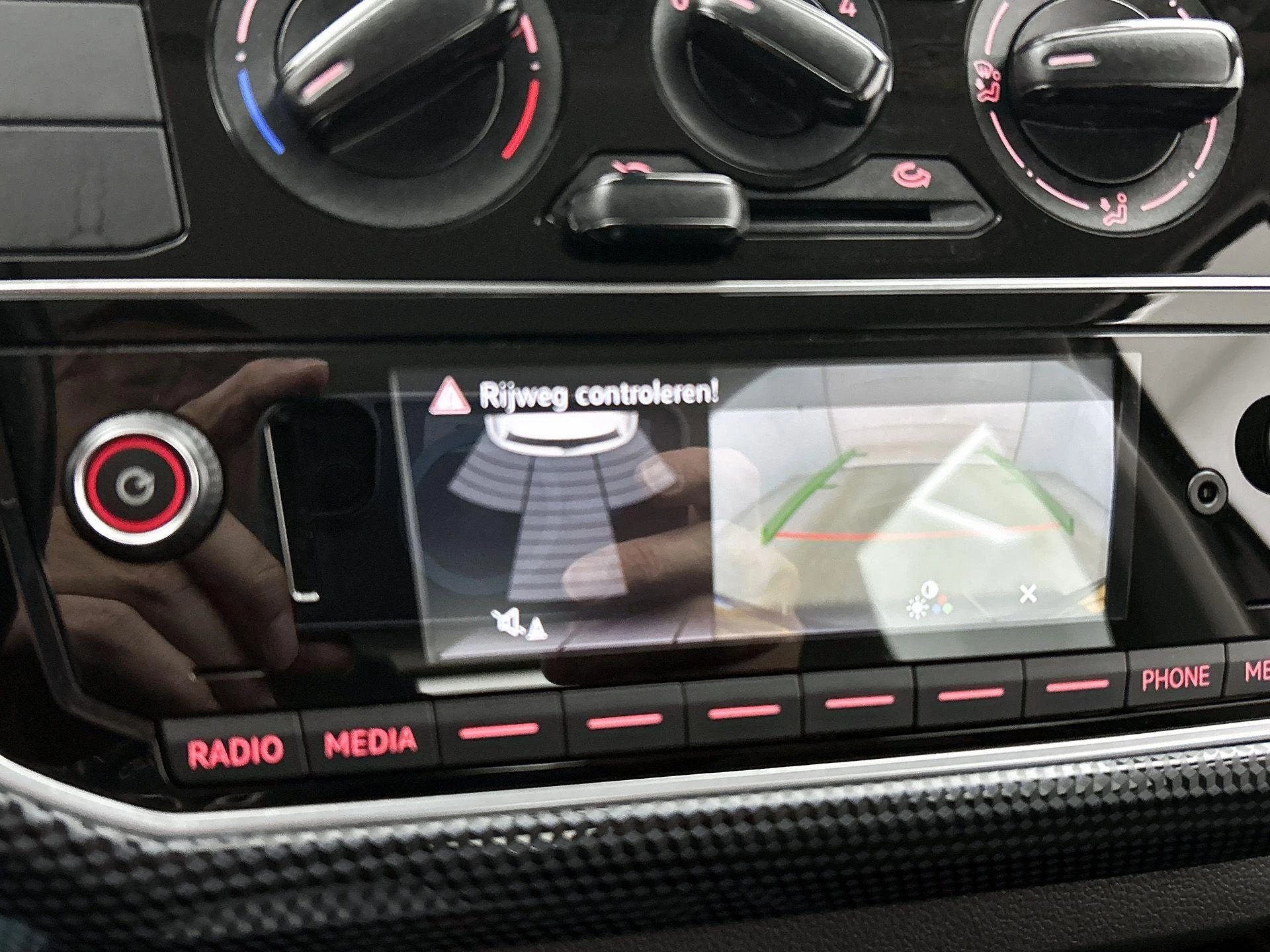 Volkswagen-up!-image-10