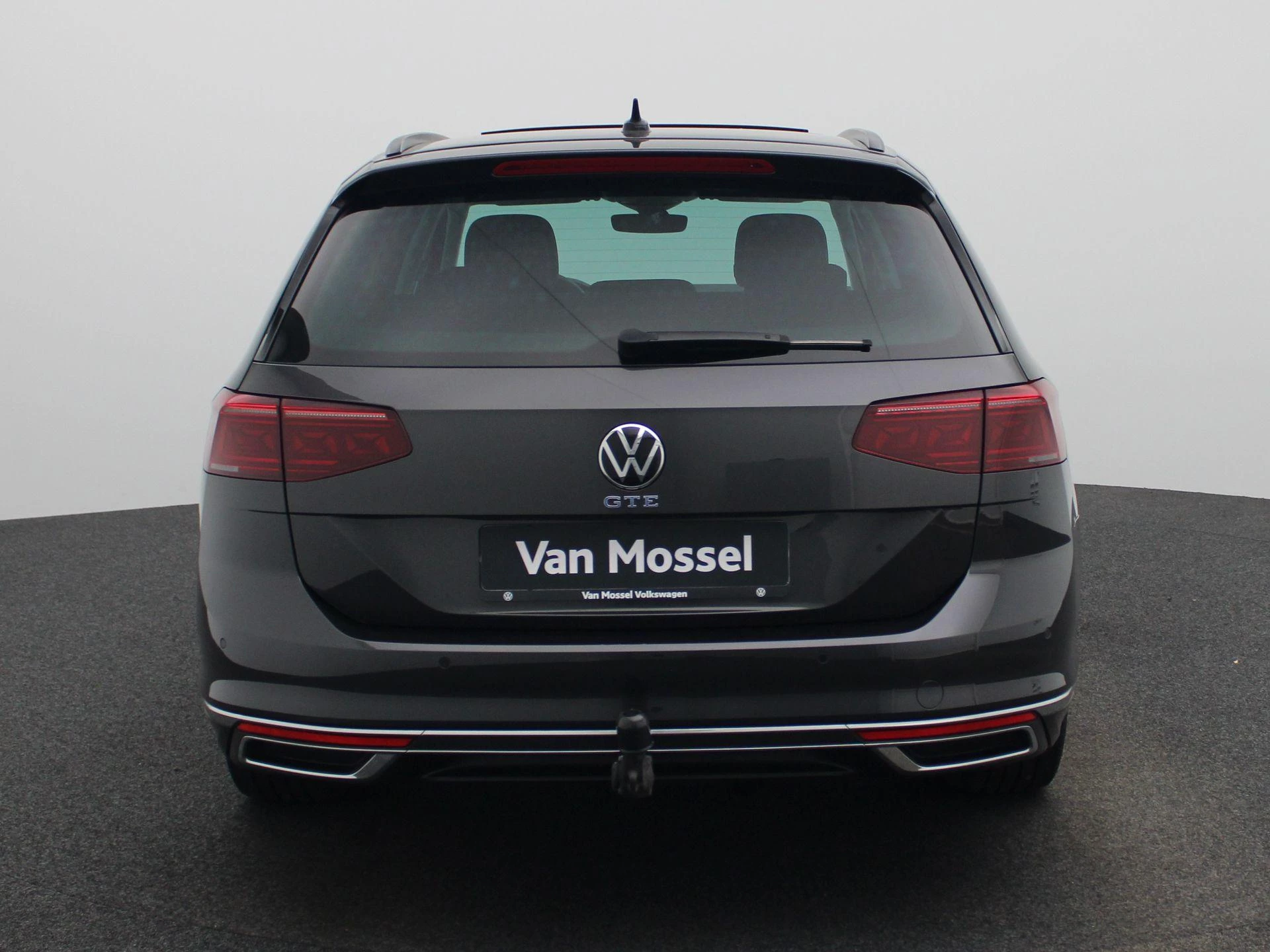 Volkswagen-Passat-image-4