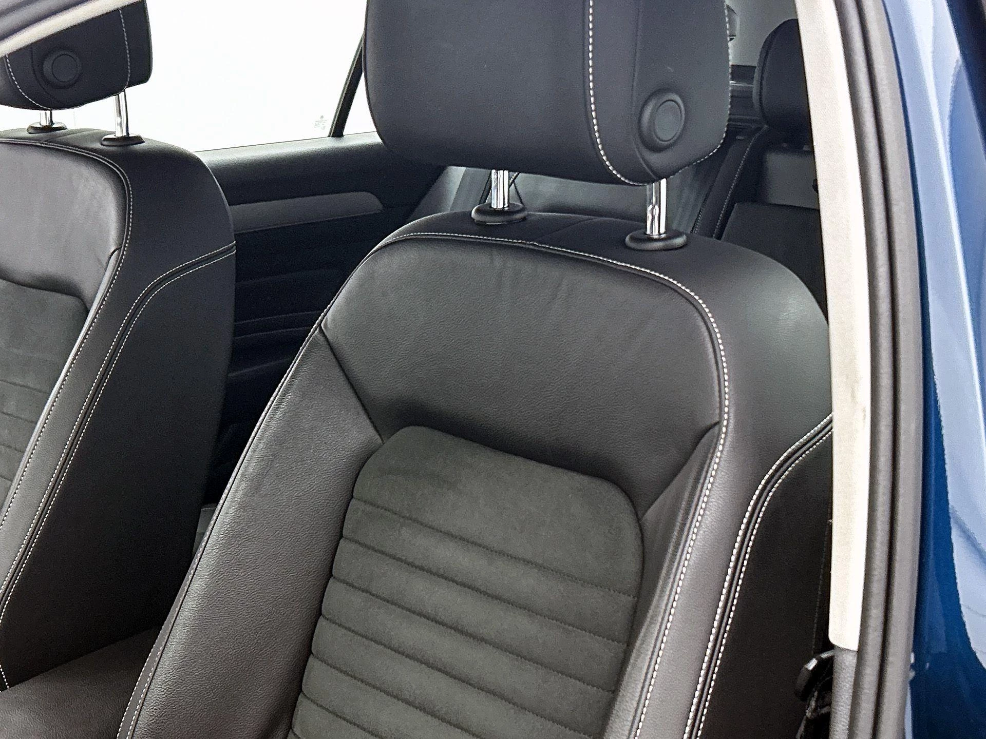 Volkswagen-Passat-image-15