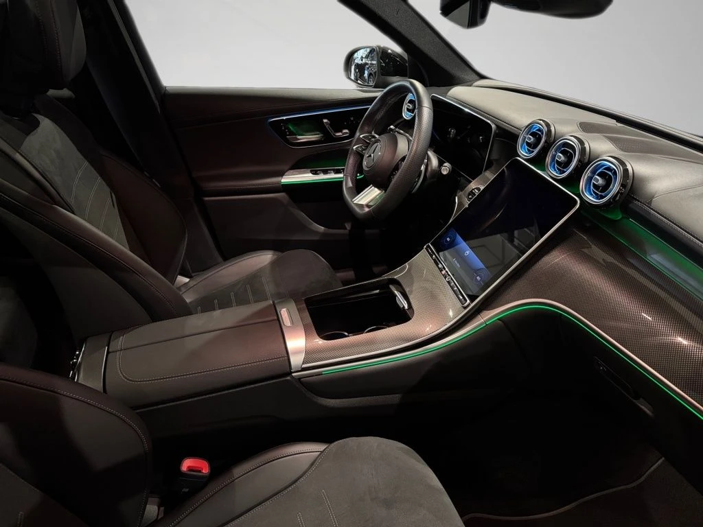 Mercedes-Benz-GLC 300 d-image-15