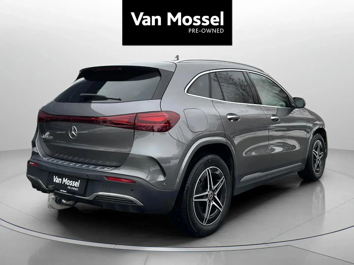 Mercedes-Benz-EQA-image-4