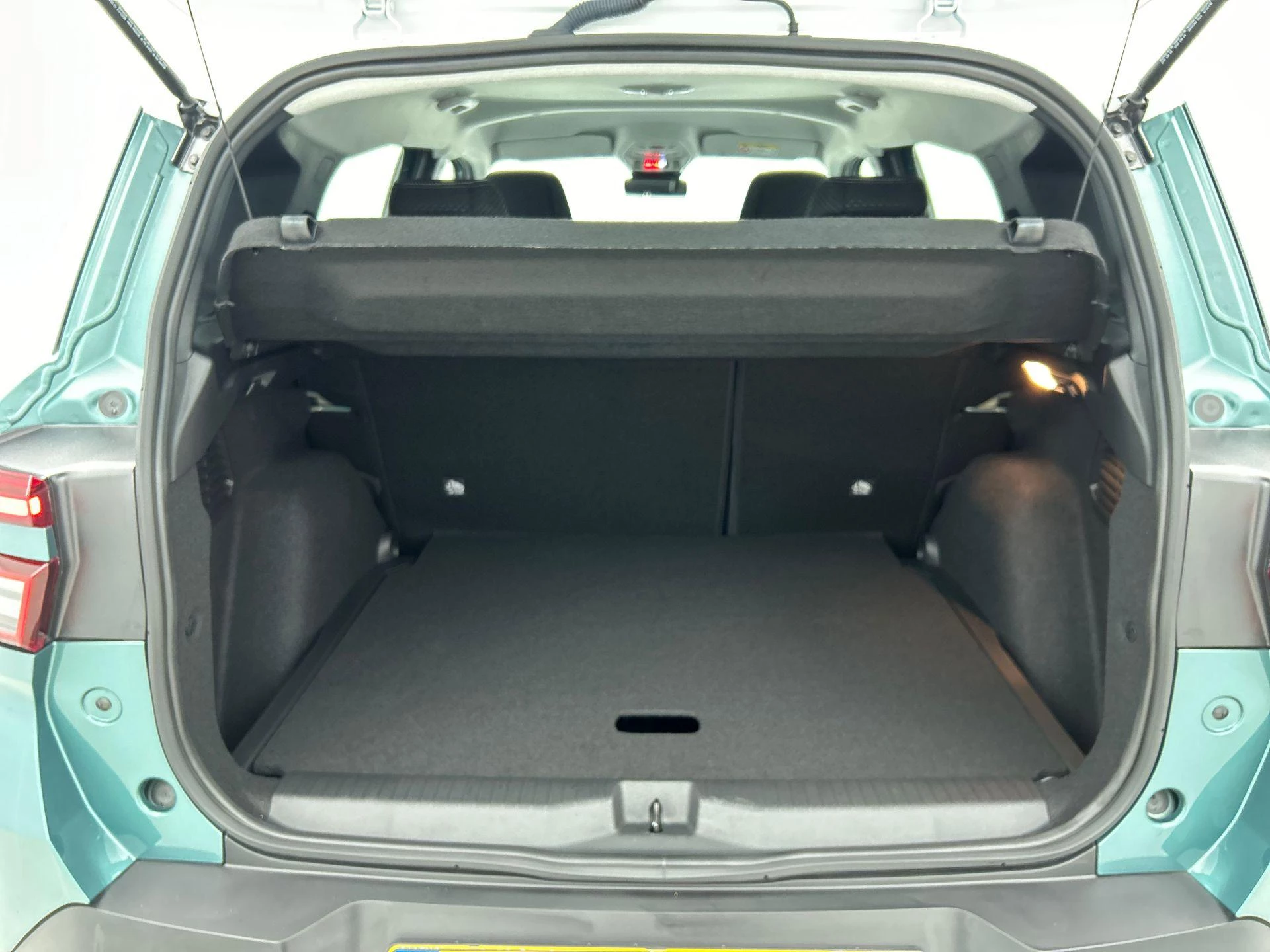 Opel-Frontera-image-24