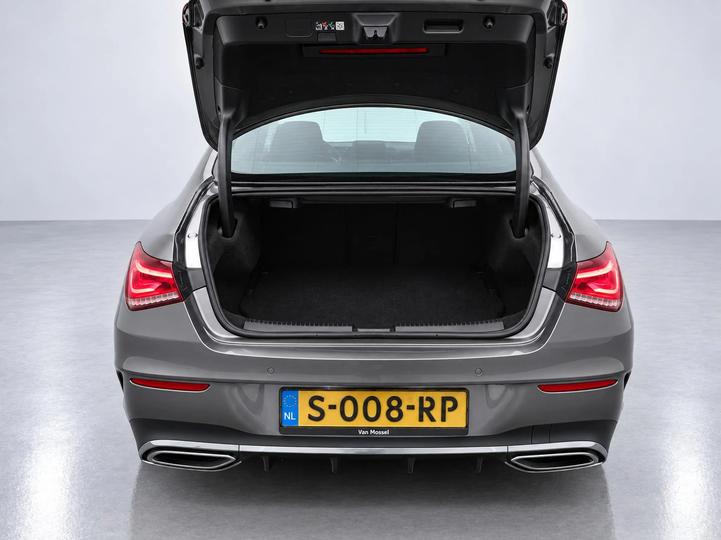 Mercedes-Benz-CLA-image-12
