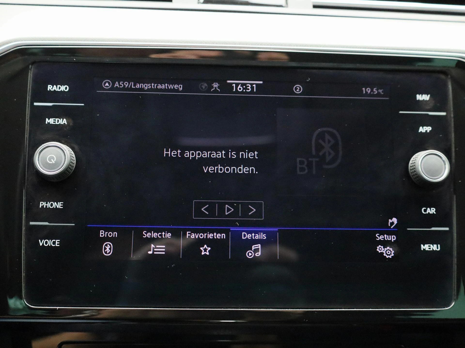 Volkswagen-Passat-image-20