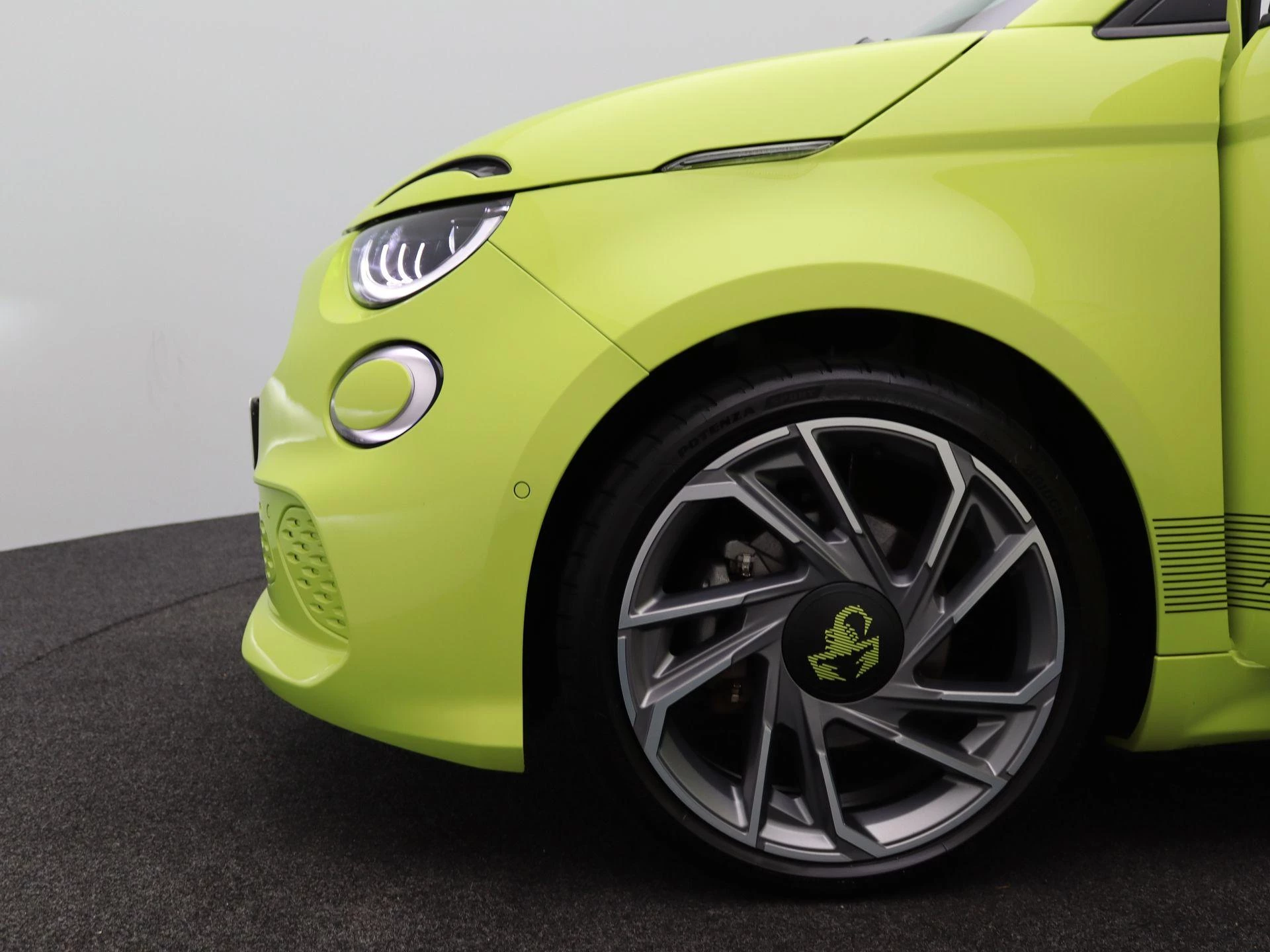 Abarth-500e-image-13