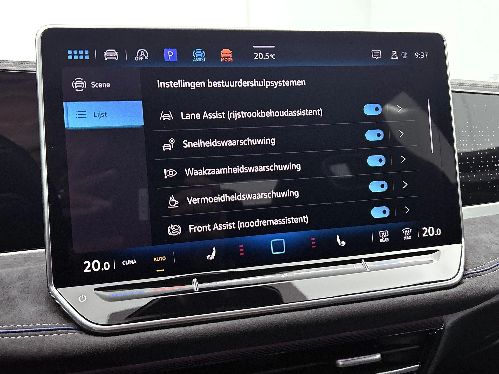 Volkswagen-Passat-image-16