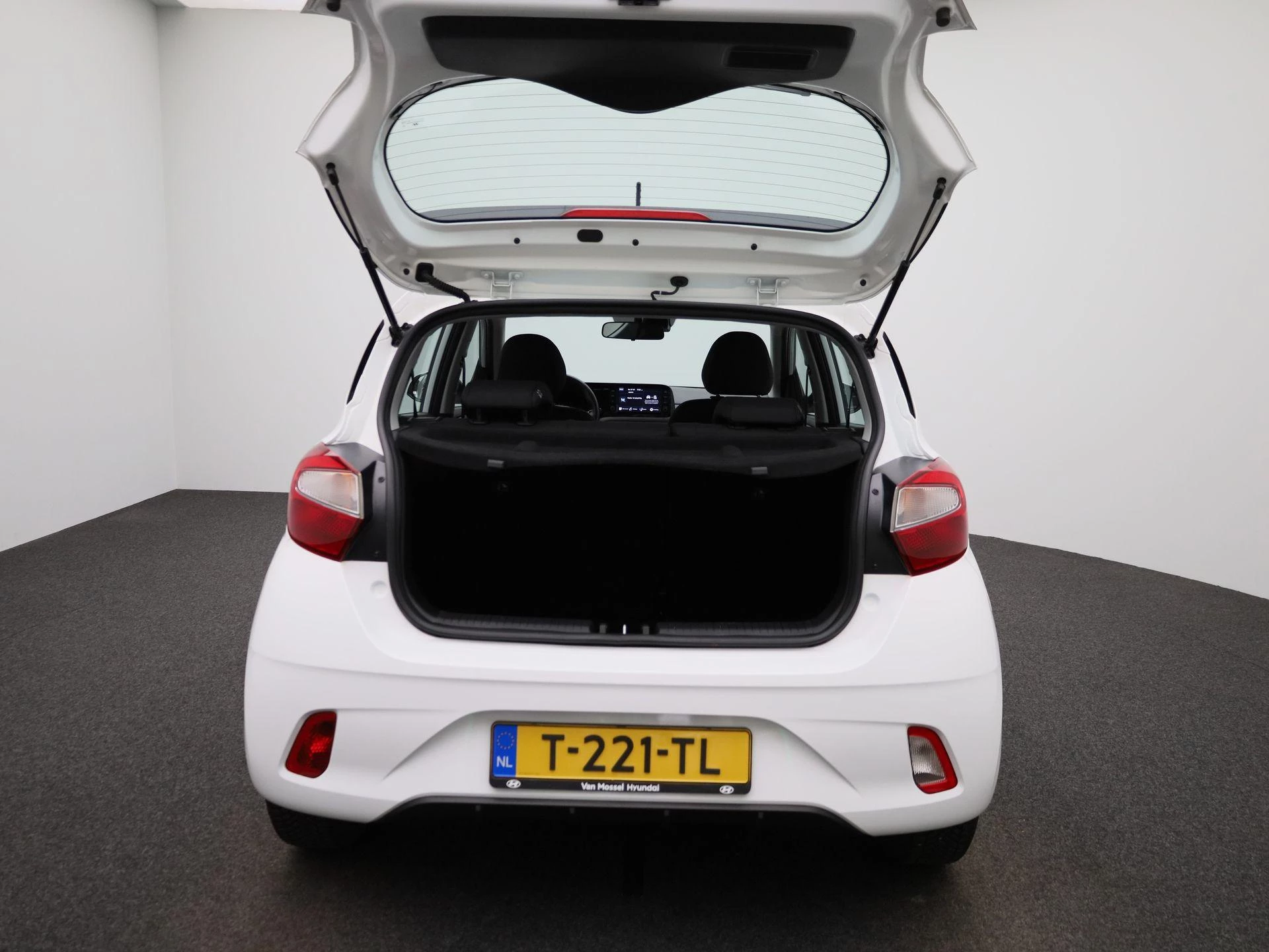 Hyundai-i10-image-10