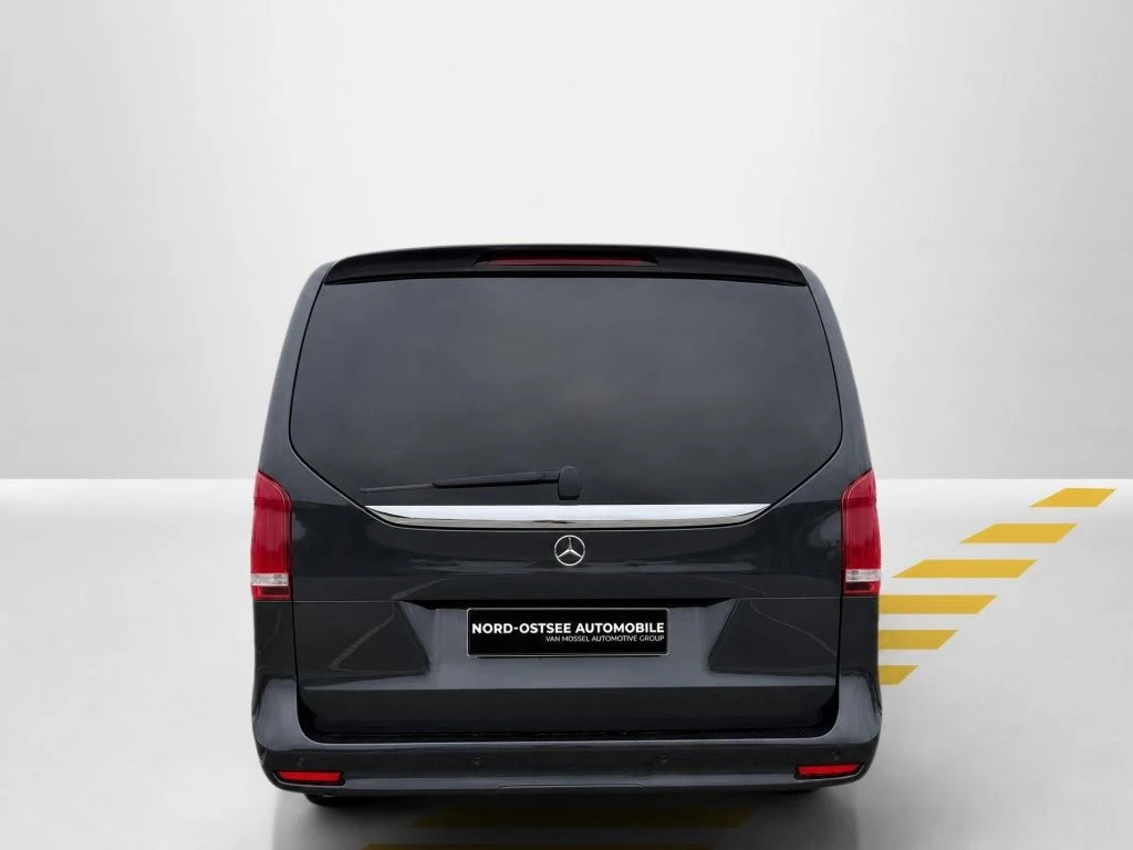 Mercedes-Benz-V-Klasse 300-image-8