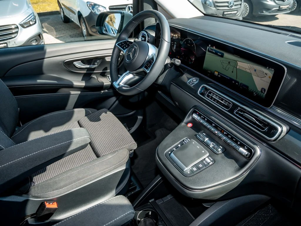 Mercedes-Benz-V-Klasse 220-image-9