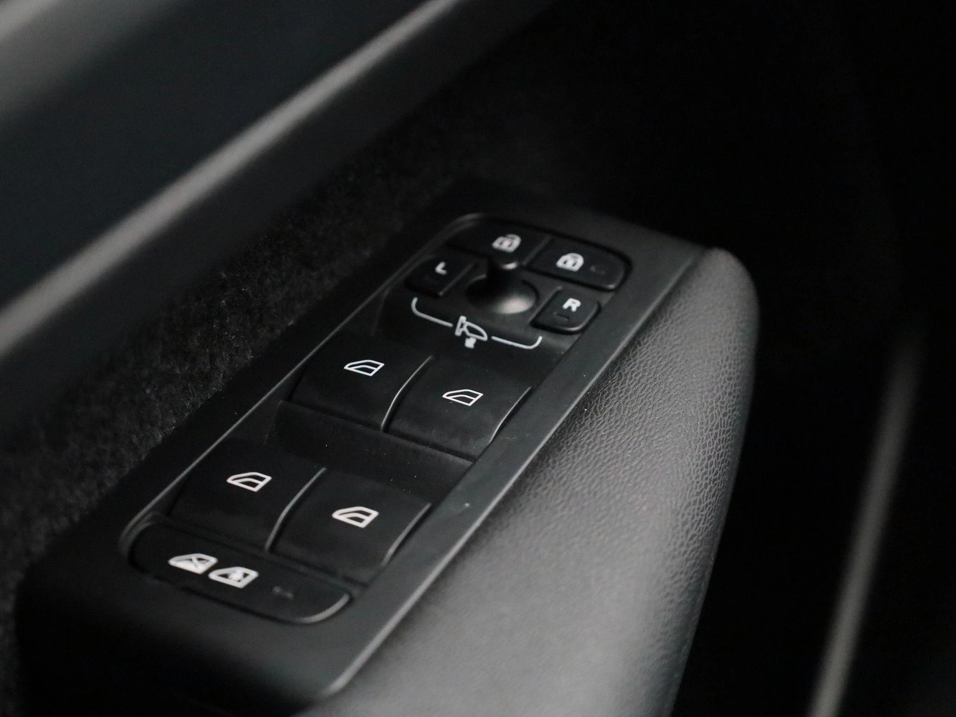 Volvo-XC40-image-29