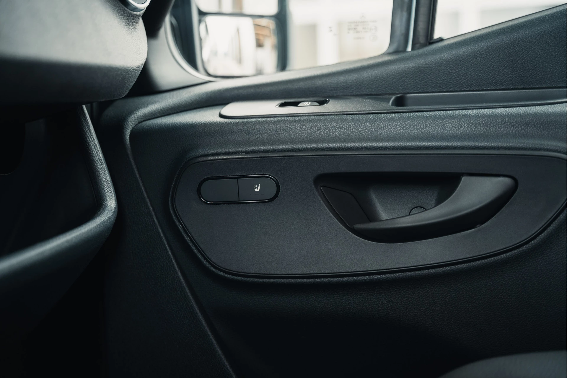 Mercedes-Benz-Sprinter-image-74