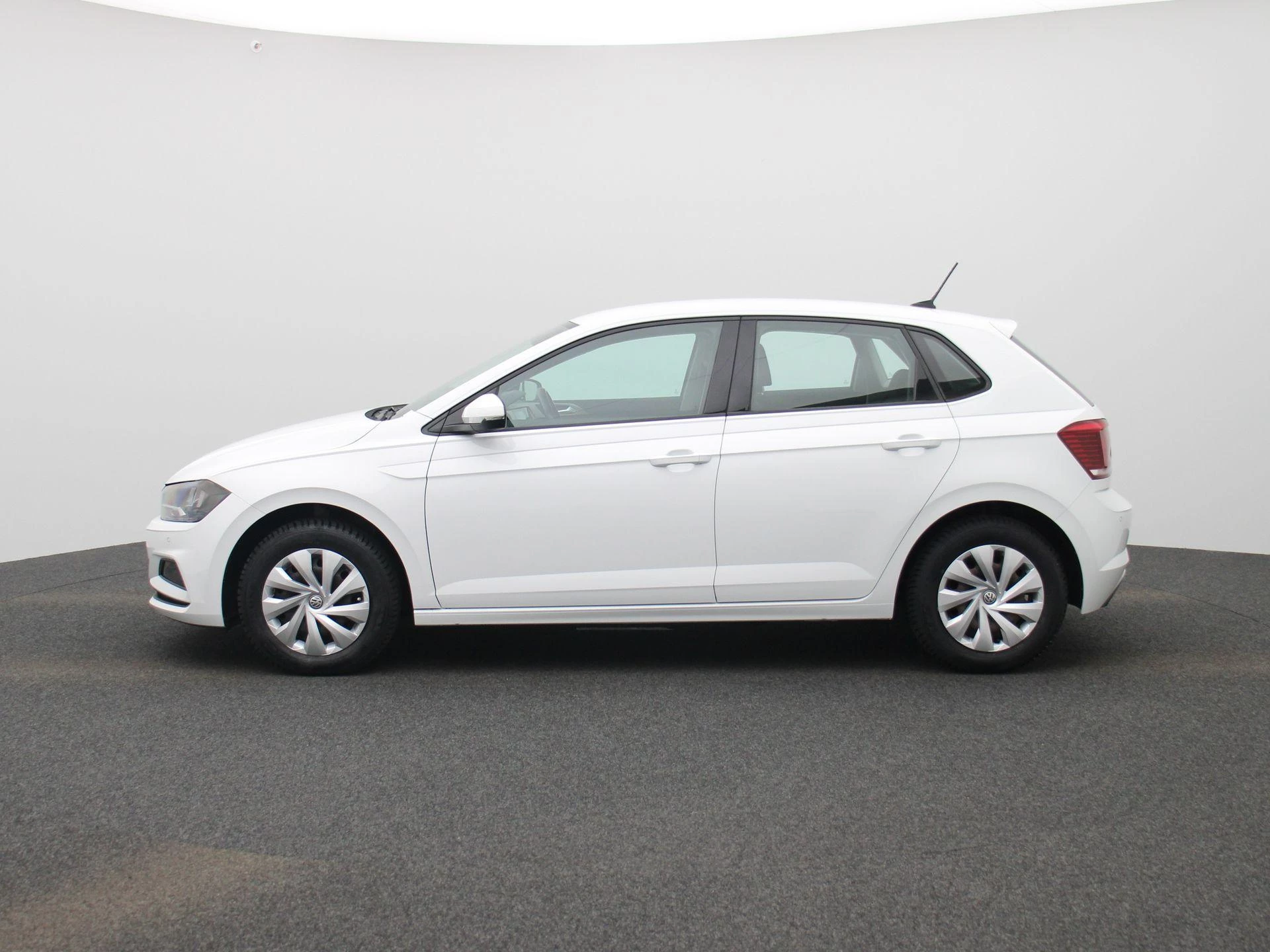 Volkswagen-Polo-image-3