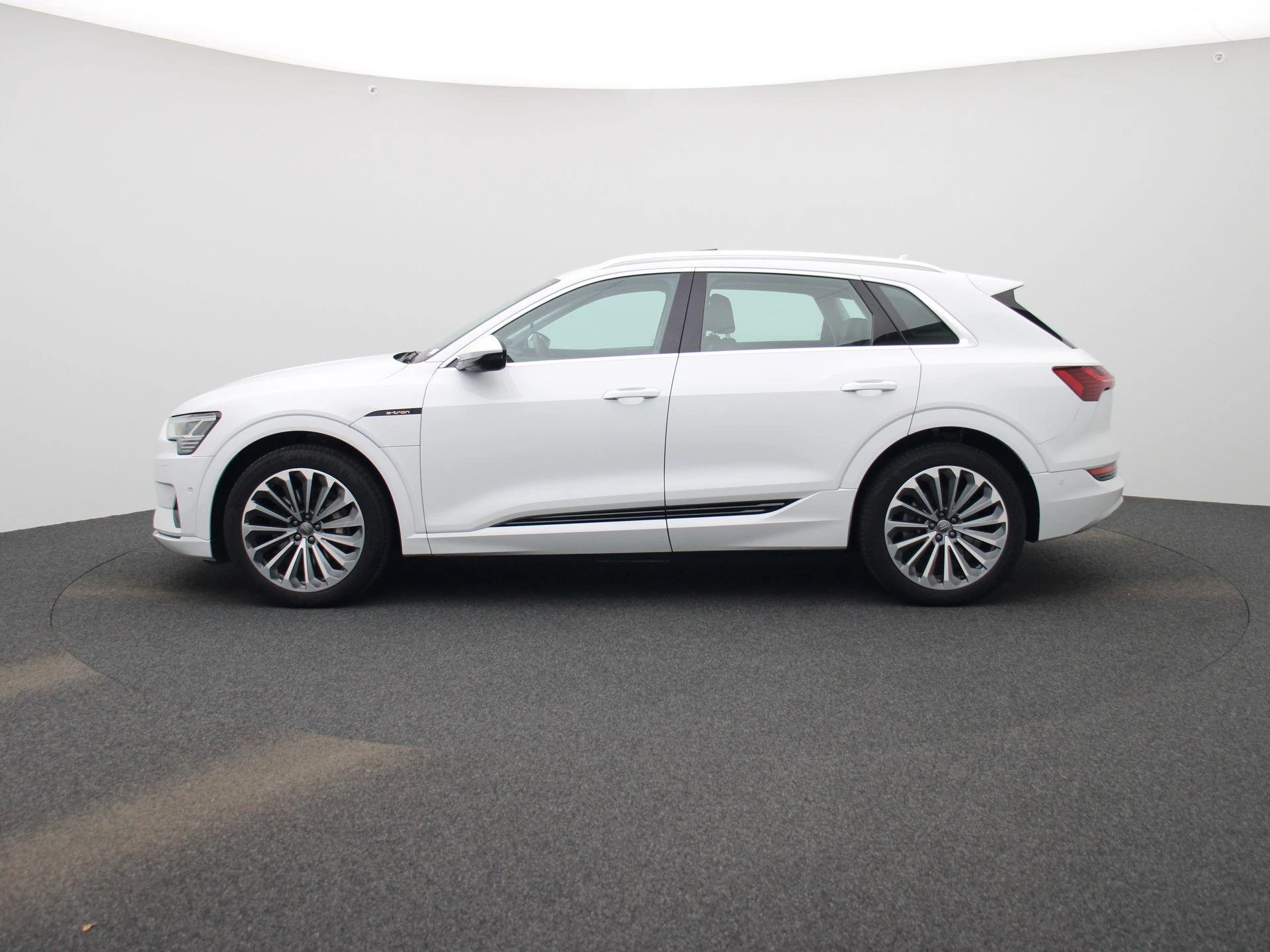 Audi-e-tron-image-3