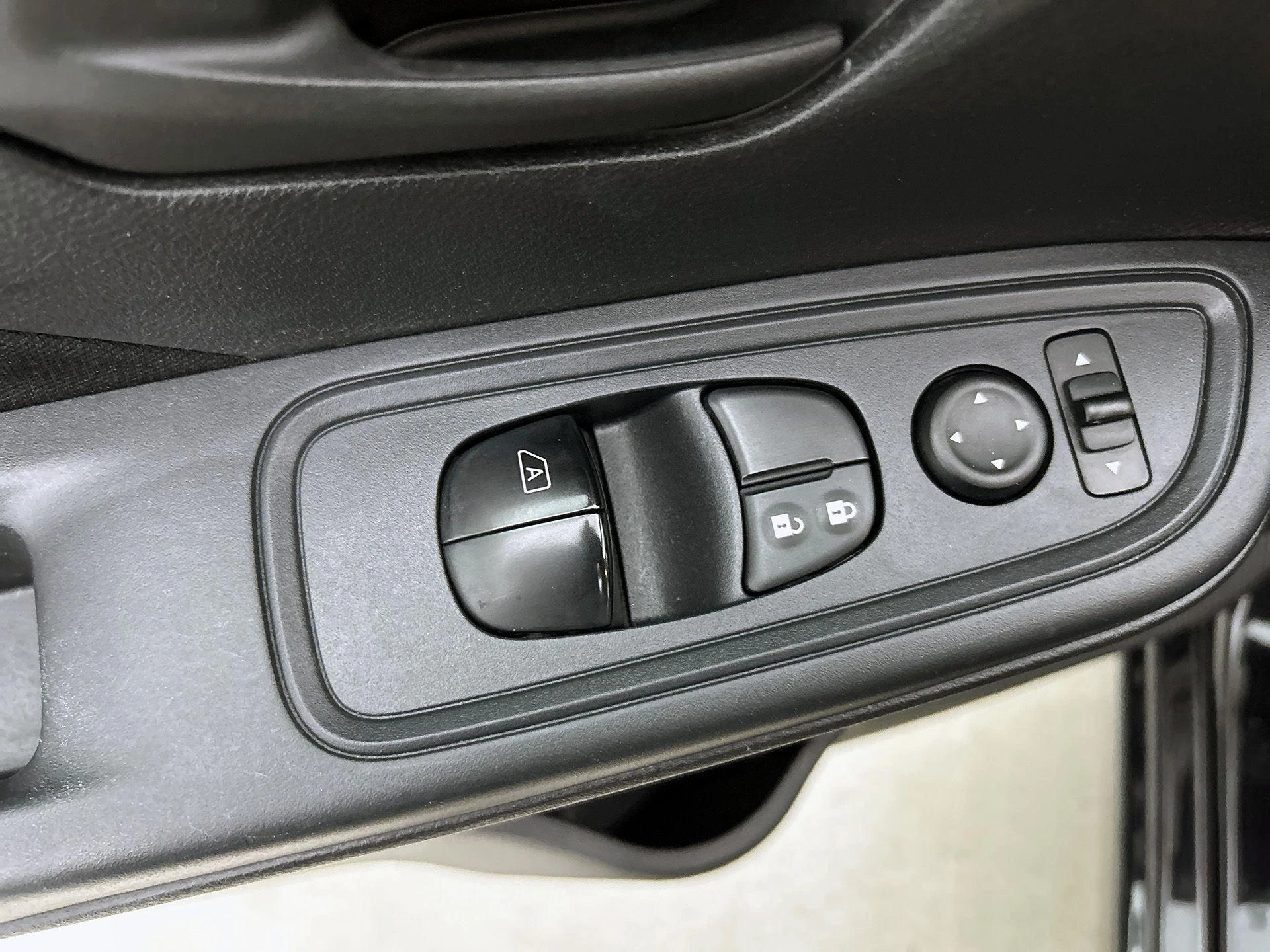 Nissan-Micra-image-24