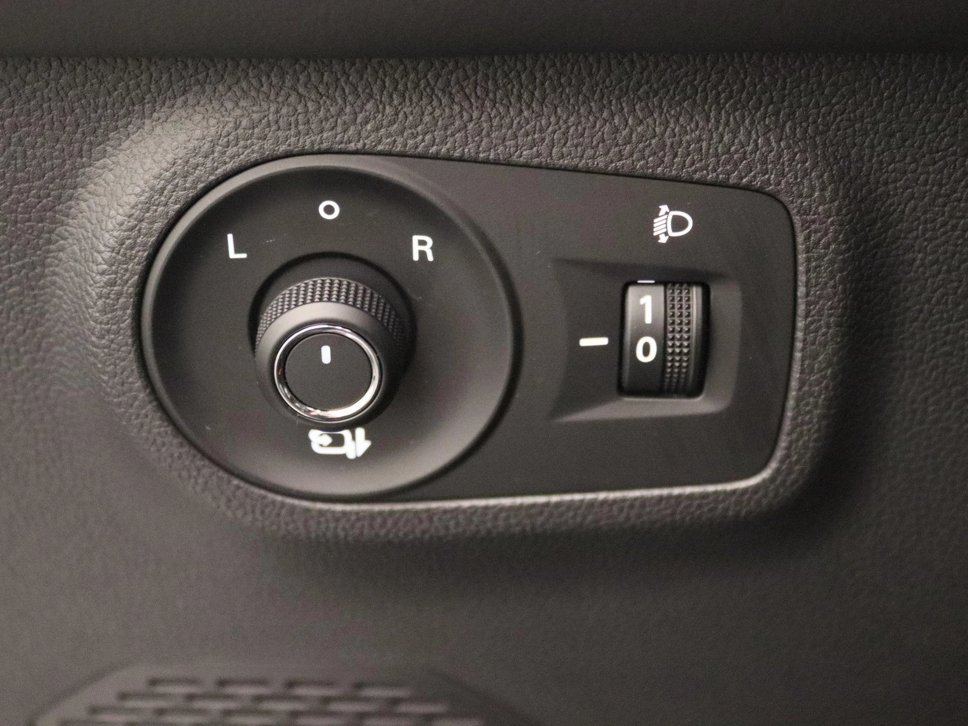 MG ZS EV Standard Range Luxury 50 kWh