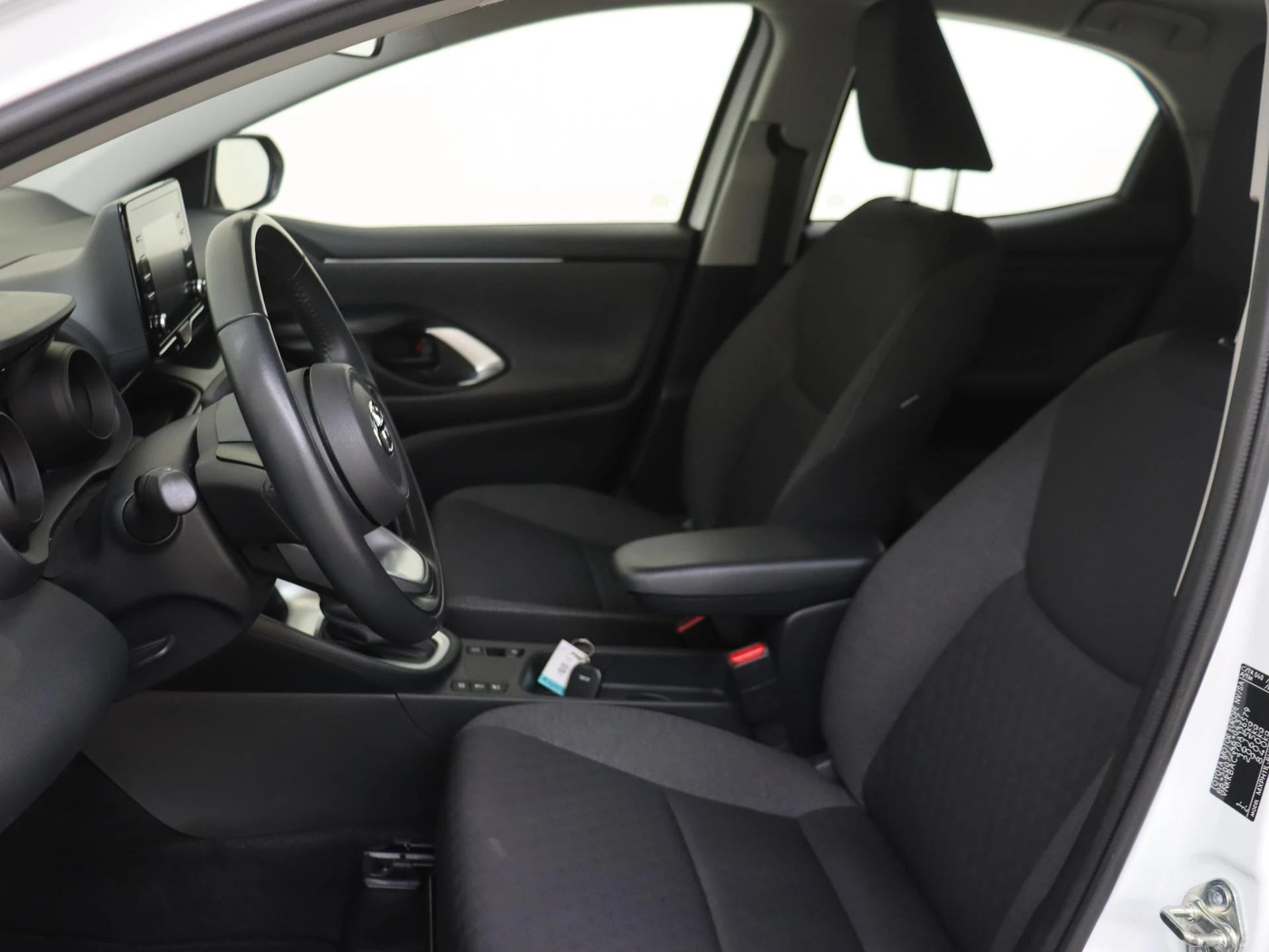 Toyota-Yaris-image-10